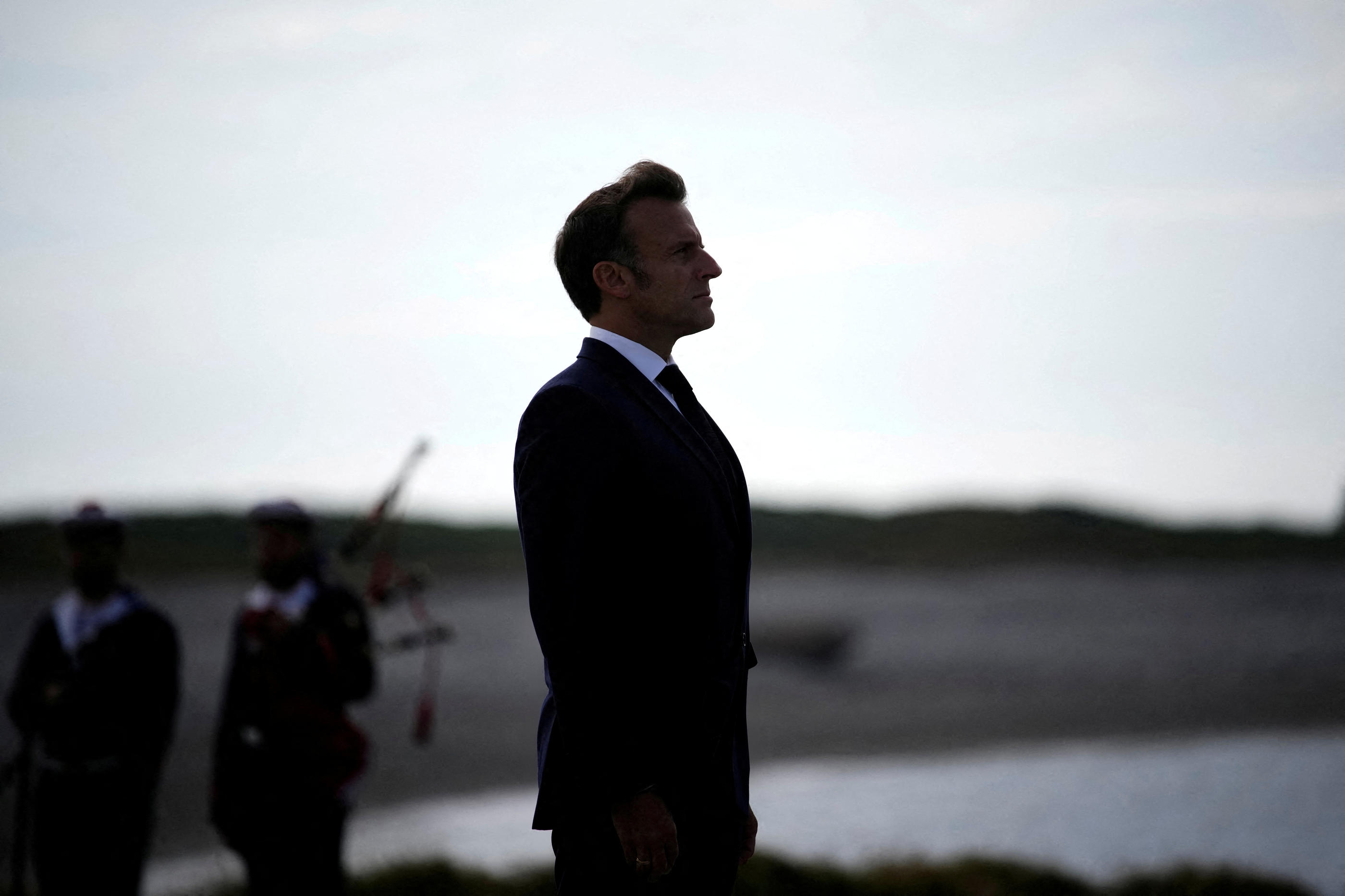 Le président Emmanuel Macron, le 18 juin sur l'île de Sein (Finistère) pour commémorer l'appel de 1940 de De Gaulle. Reuters/Christophe Ena