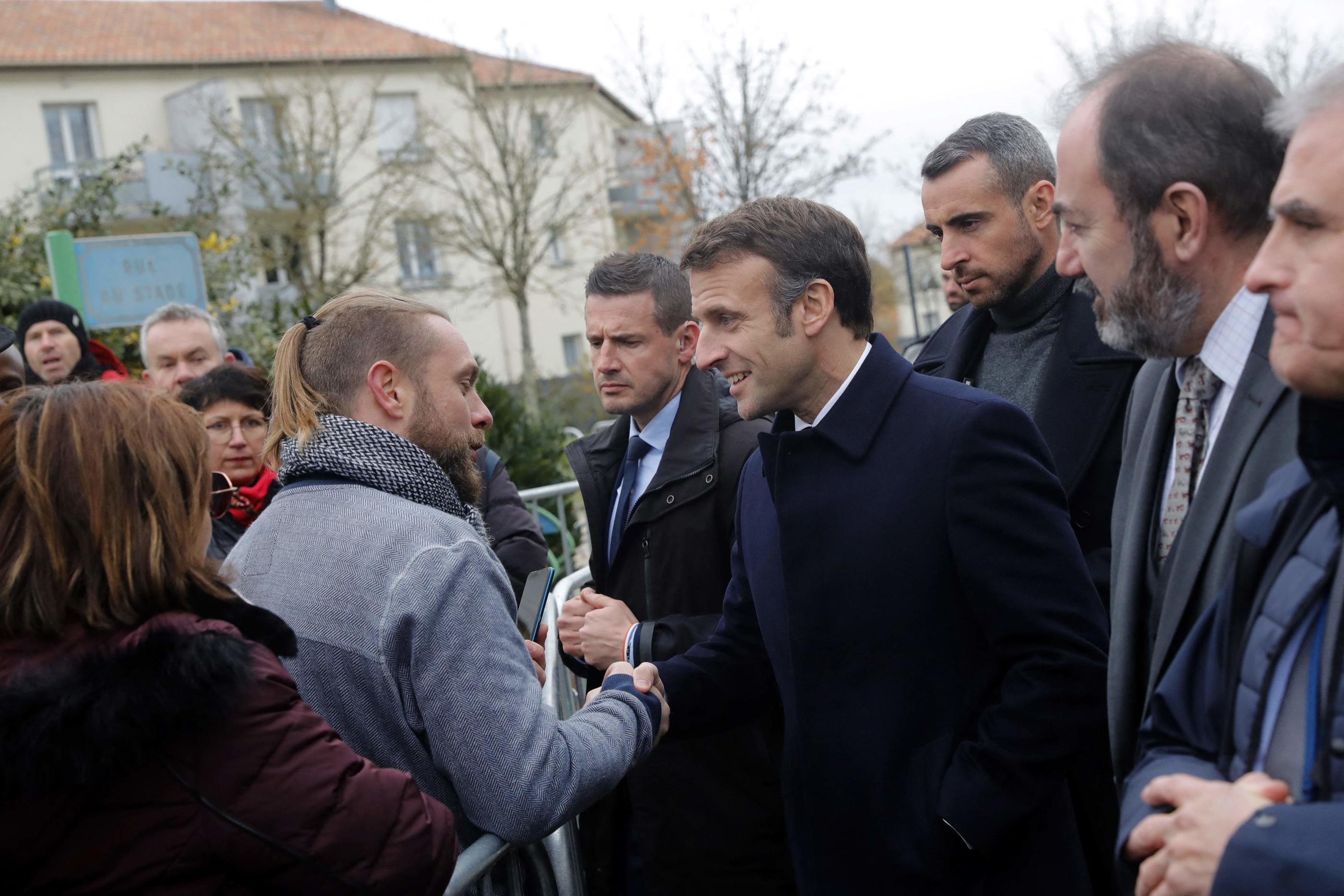 Le chef de l'Etat était en déplacement à Fontaine-le-Comte, près de Poitiers (Vienne), ce jeudi. AFP/ Teresa SUAREZ