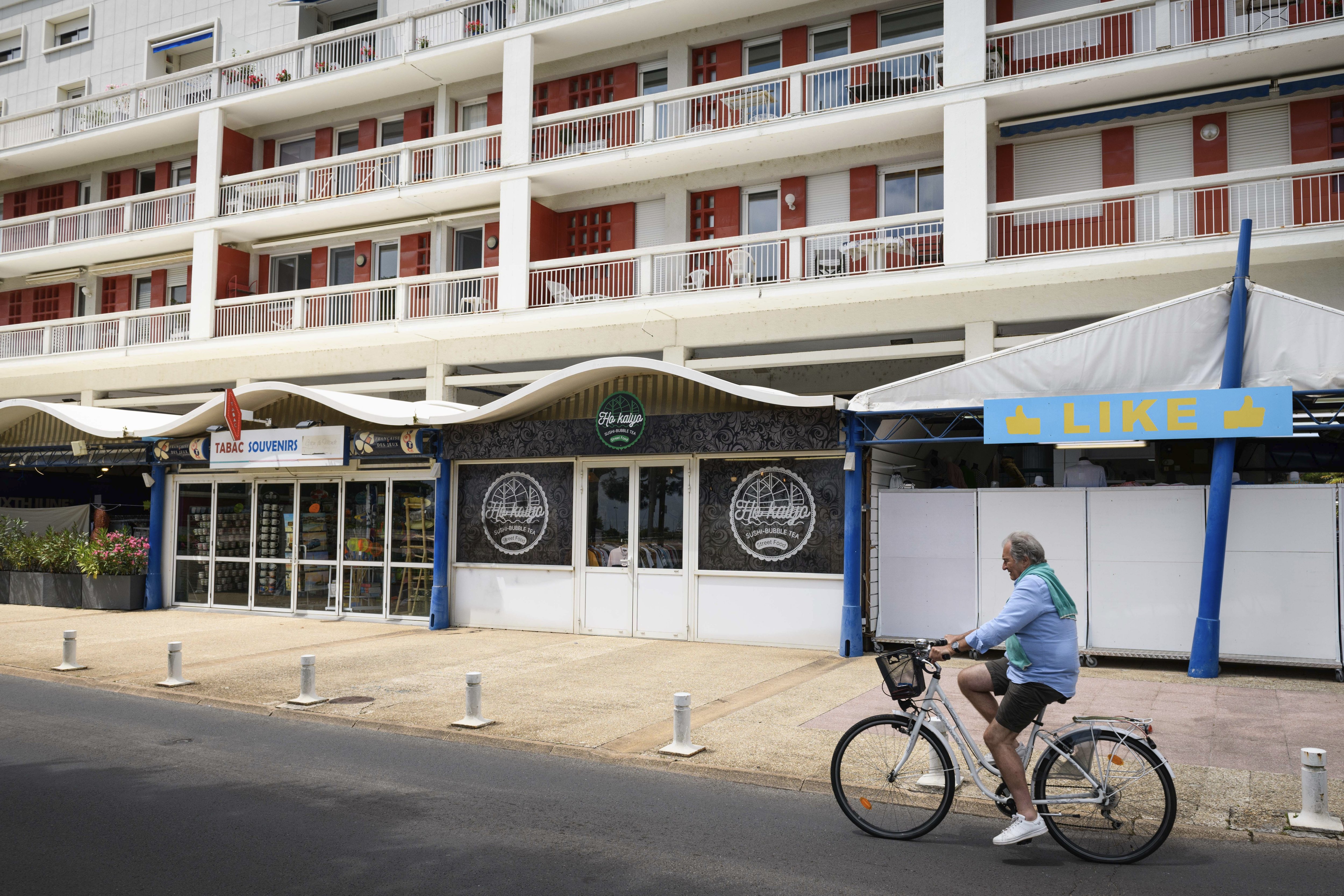 Royan (Charente-Maritime), ce lundi. Ce sont ces «coques», apparues en 1991, qui doivent être supprimées. LP/Fabien Paillot