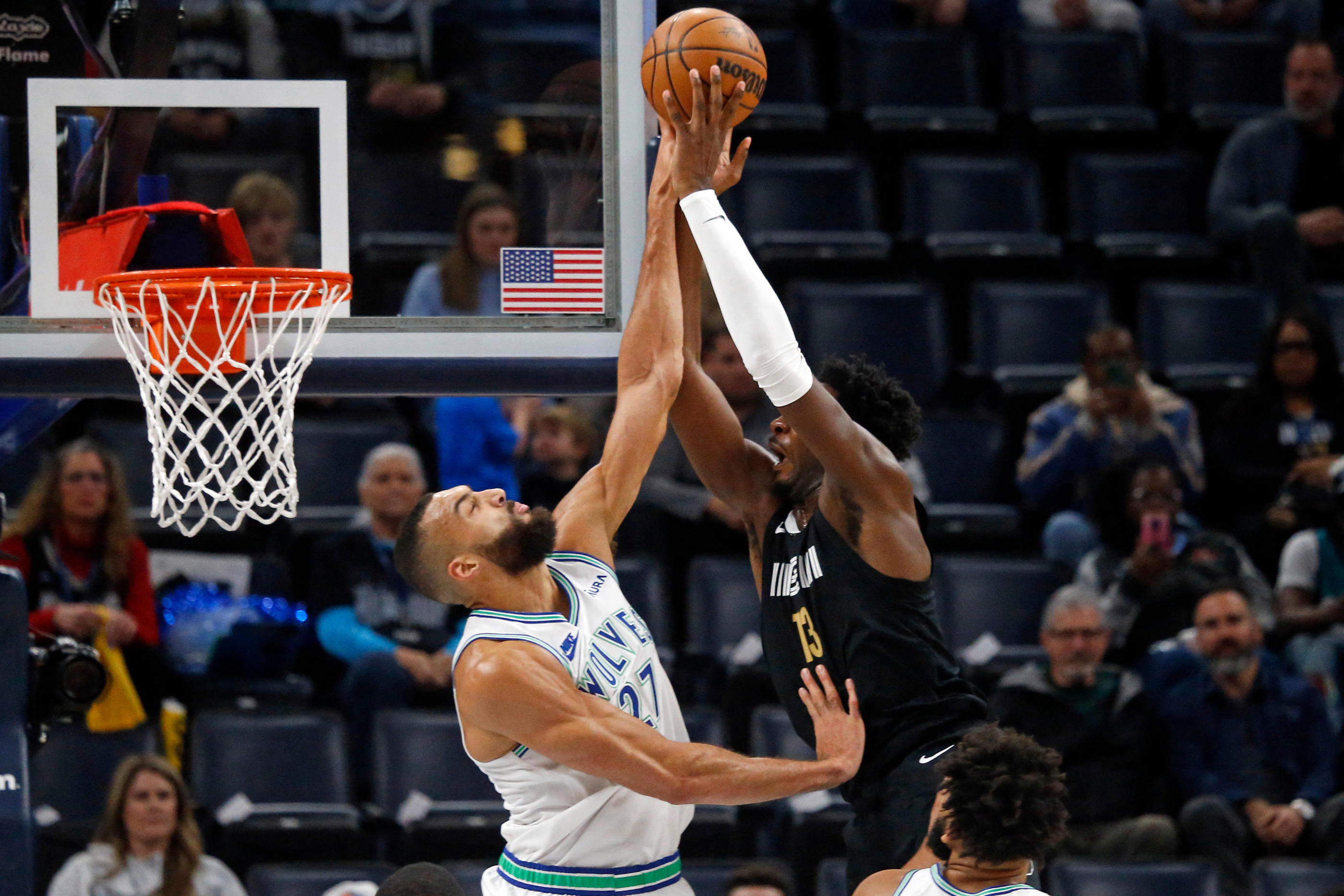 Rudy Gobert (en blanc) a été impressionnant avec son équipes des Minnesota Timberwolves. REUTERS