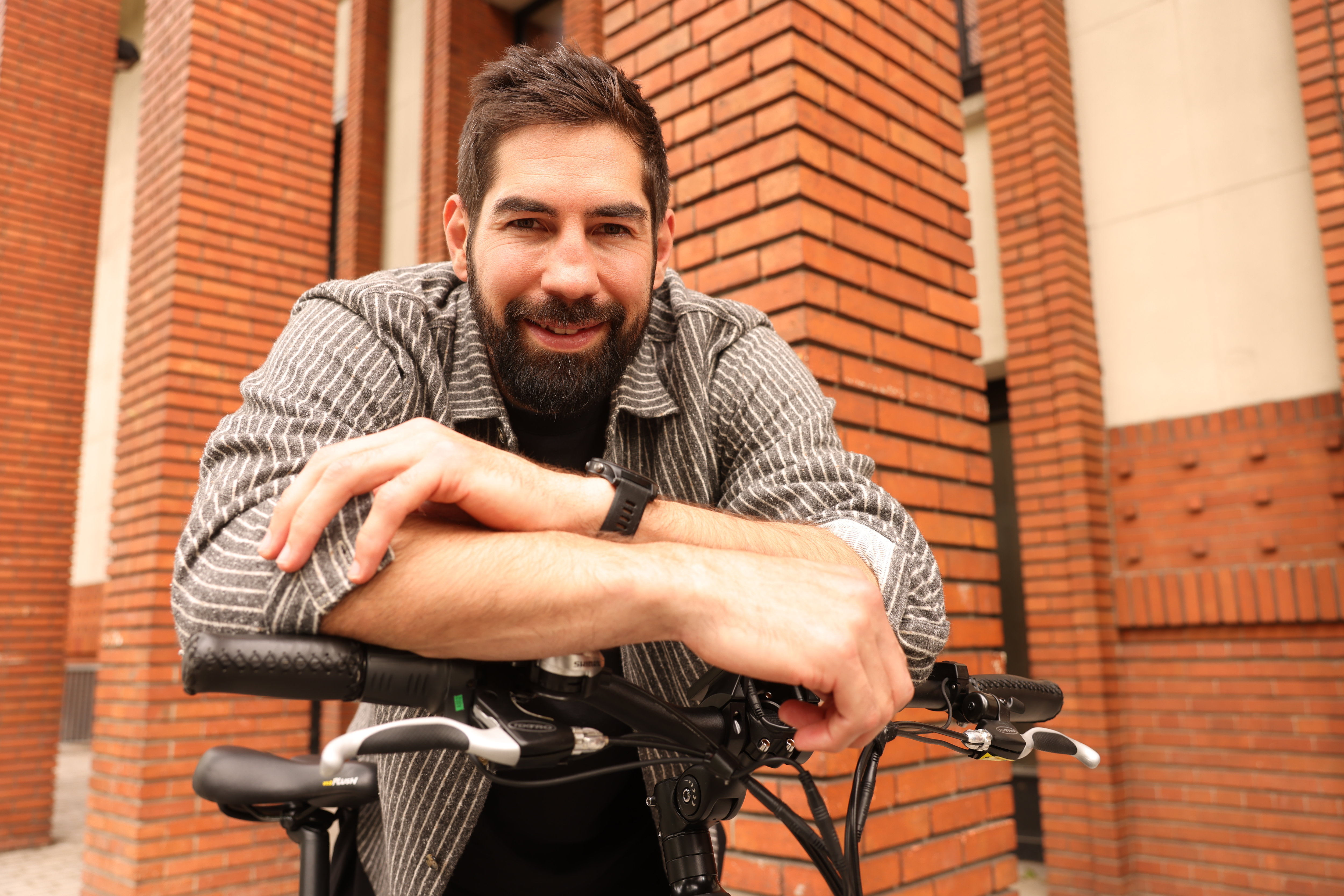 «J’essaie simplement de faire avancer les choses à mon échelle, et tant mieux si ça peut inspirer les gens», confie Nikola Karabatic. LP/Olivier Lejeune