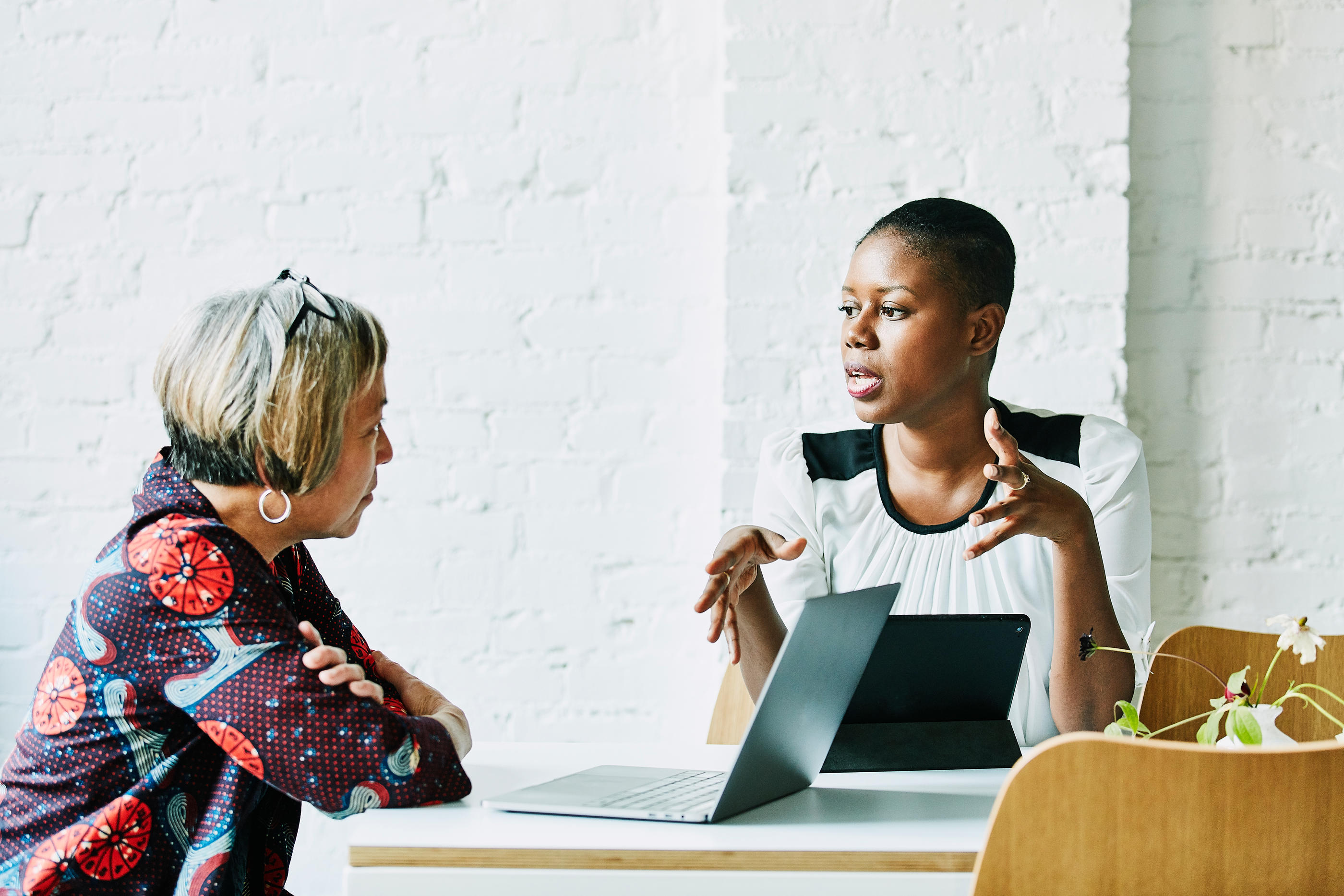 Être accompagné par un coach ou s'adresser à un conseiller en évolution professionnelle est indispensable avant de se lancer dans une reconversion. (Illustration) Istock/Klaus Vedfelt