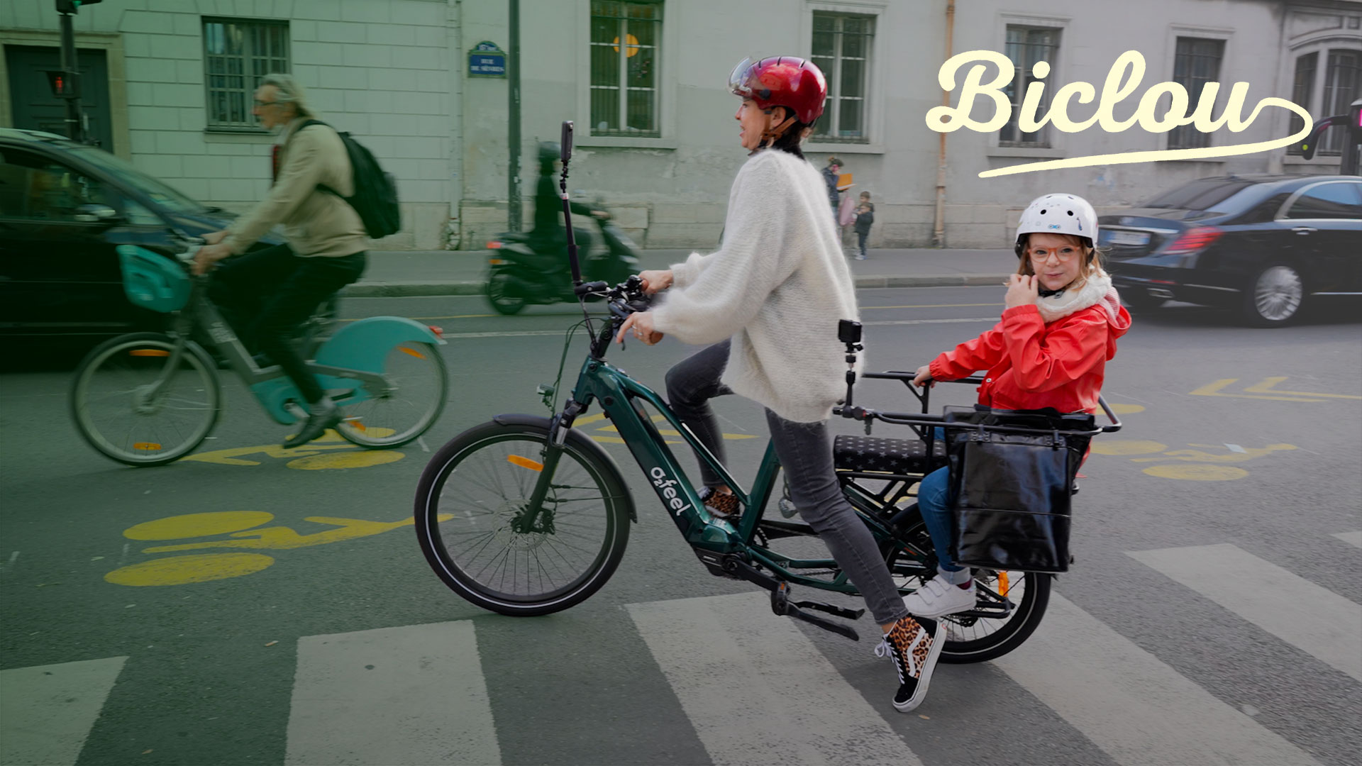 Depuis quelques mois, Sophie Delange se déplace à vélo cargo avec ses enfants de 8 et 5 ans.