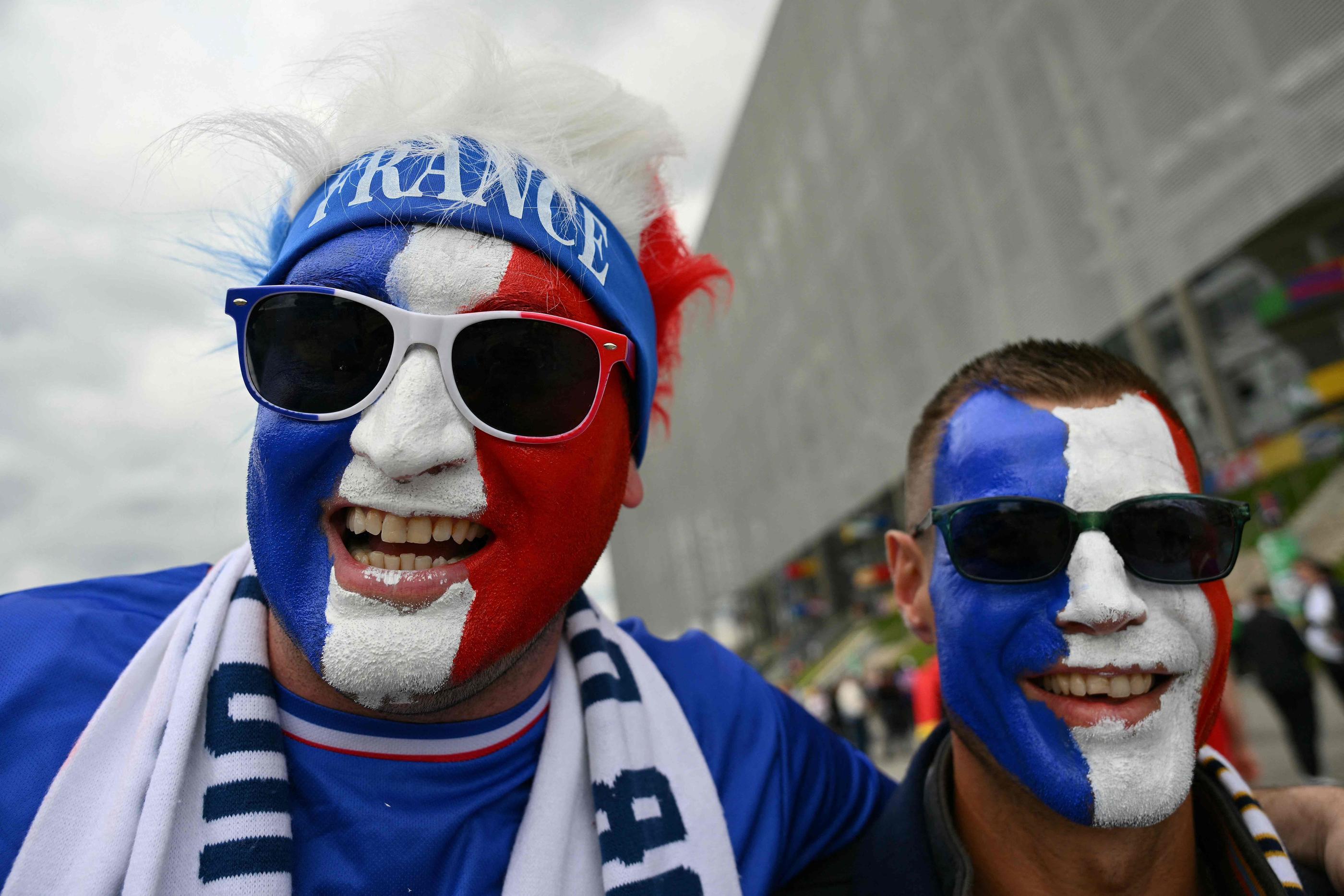 Les supporters de l'équipe de France espèrent vivre une nouvelle qualification face à la Belgique, ce lundi. AFP/Alberto PIZZOLI