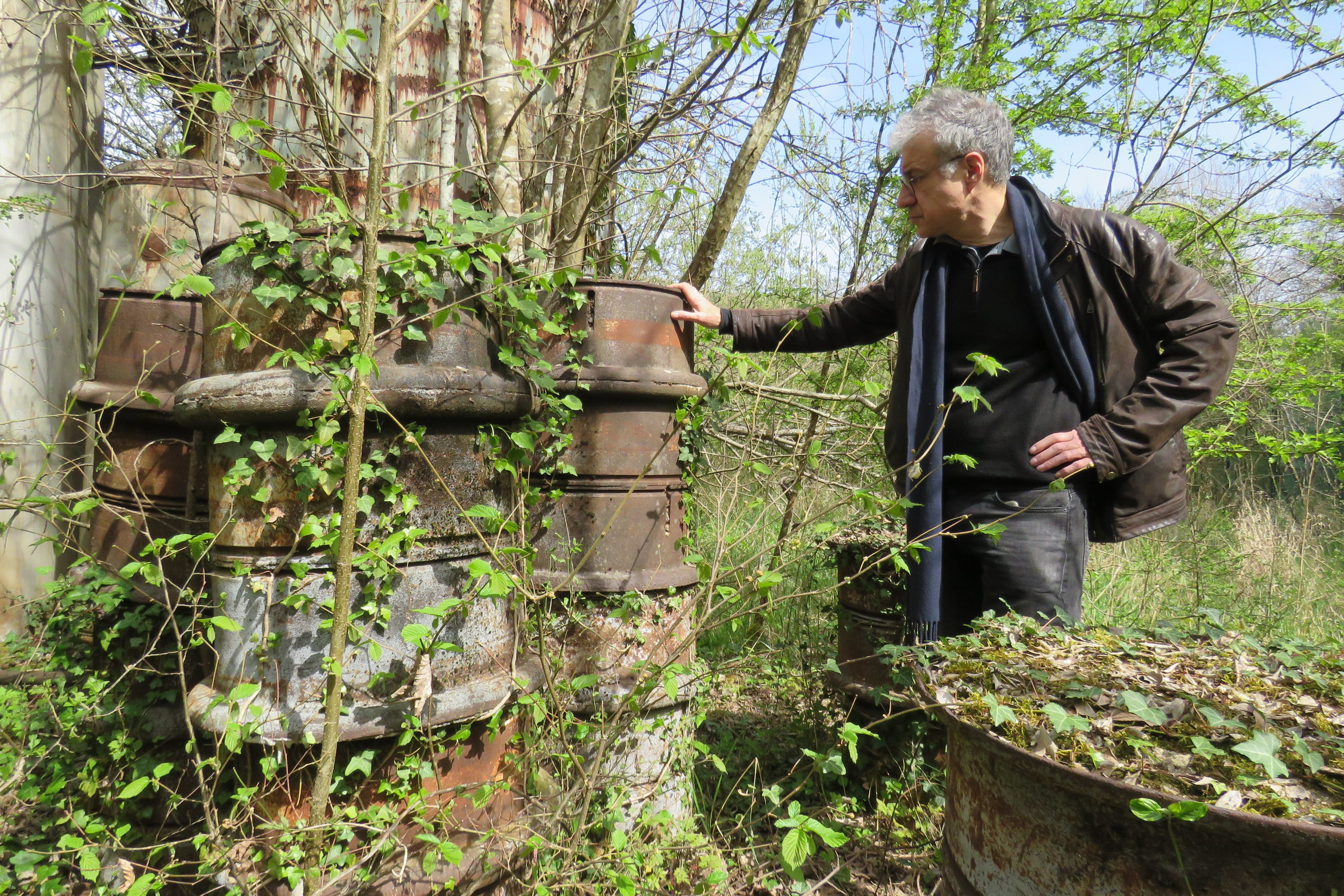 Sermaise, mardi 12 avril 2022. François Le Theule, propriétaire du moulin de la Mercerie et d'une partie du site pollué par l'entreprise Gerber, se bat pour donner un nouvel avenir à cette parcelle de 4 ha. Il témoigne dans le documentaire diffusé ce samedi après-midi au cinéma Le Parterre de Dourdan. LP/Florian Garcia