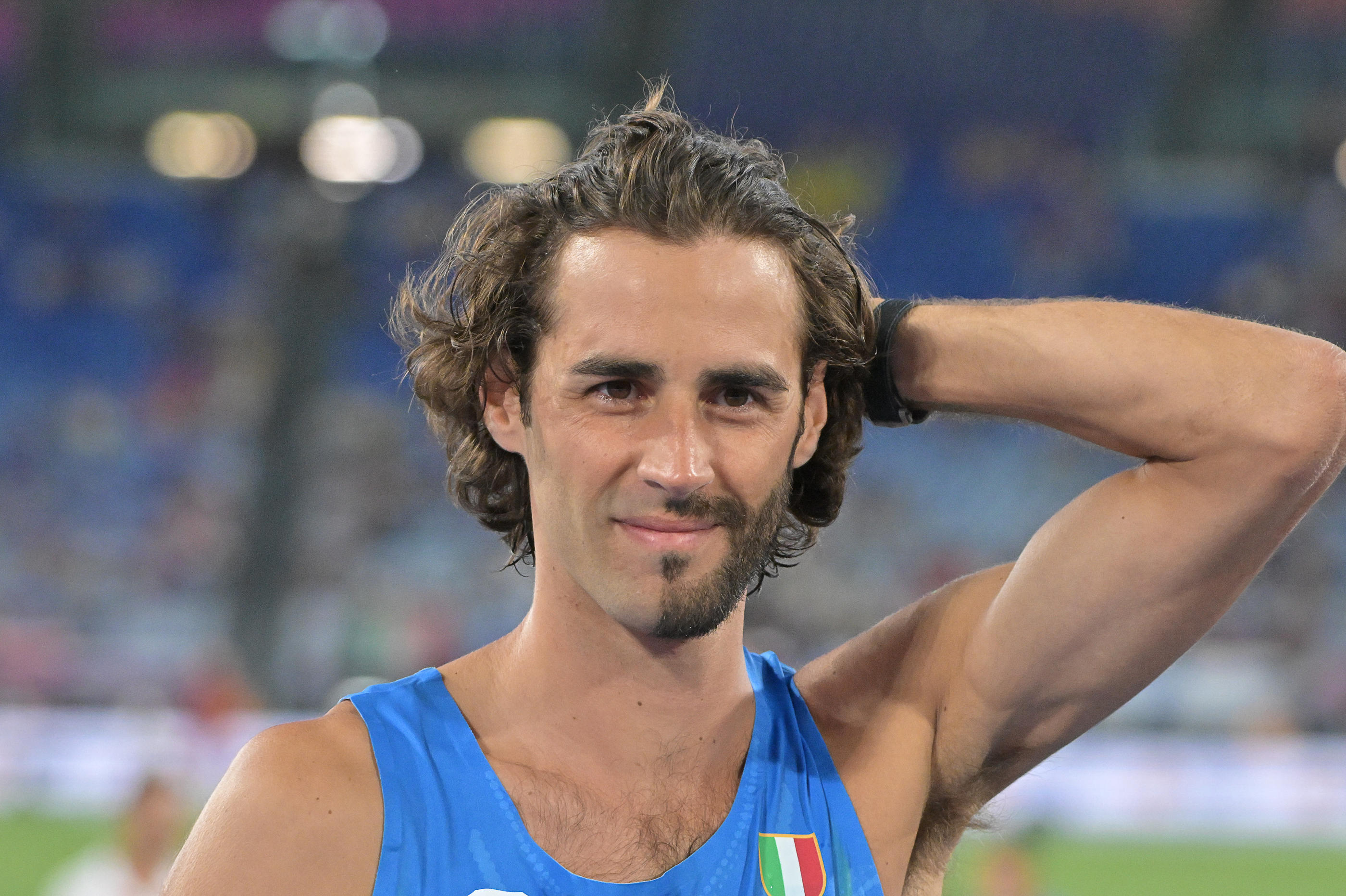 Gianmarco Tamberi, qui domine le saut en hauteur masculin depuis 2021, est notamment reconnaissable pour sa barbe à moitié rasée. Icon Sport/Roberto Ramaccia