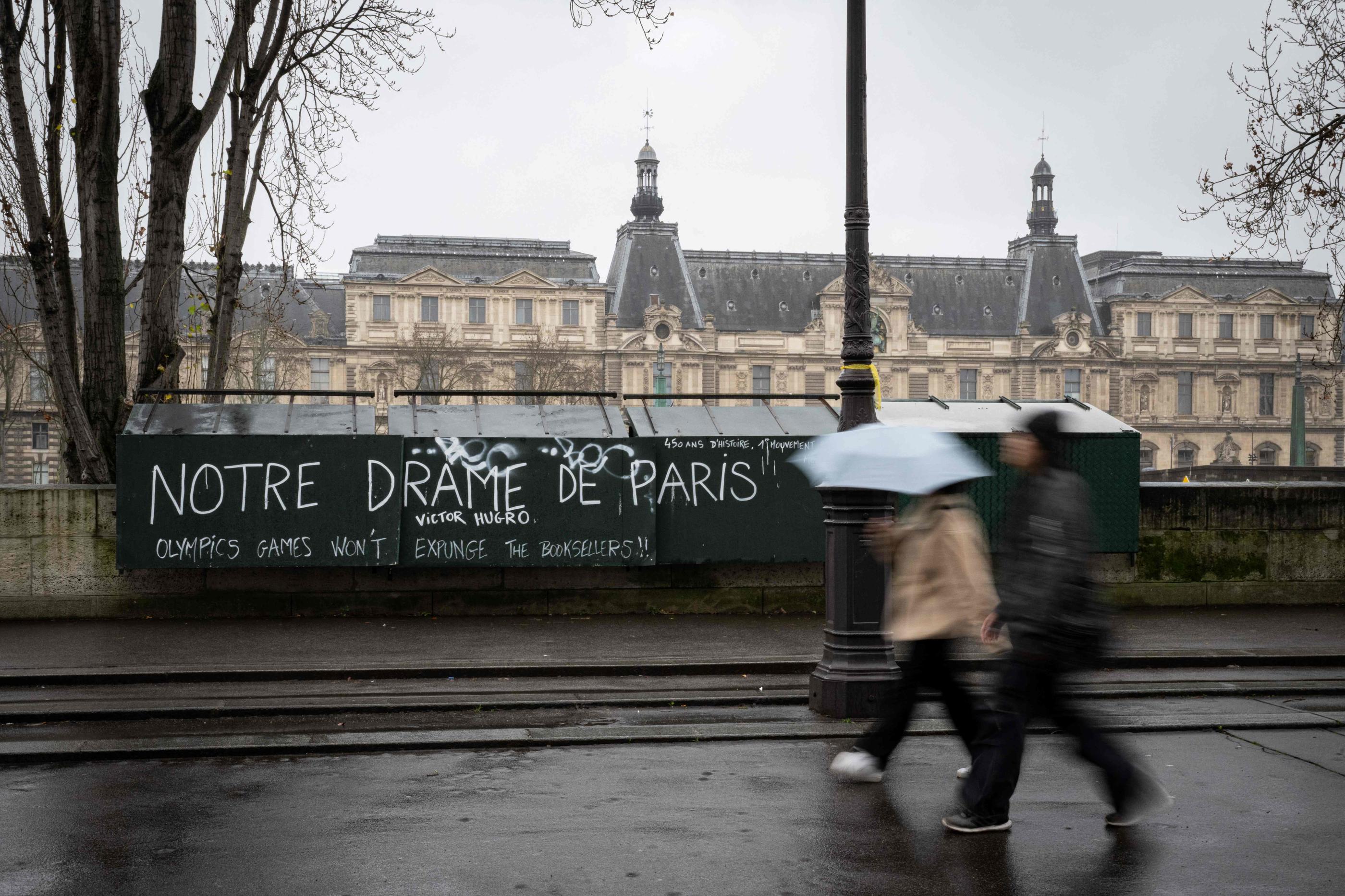 Les bouquinistes pourront finalement rester pendant la compétition. AFP/Miguel Medina