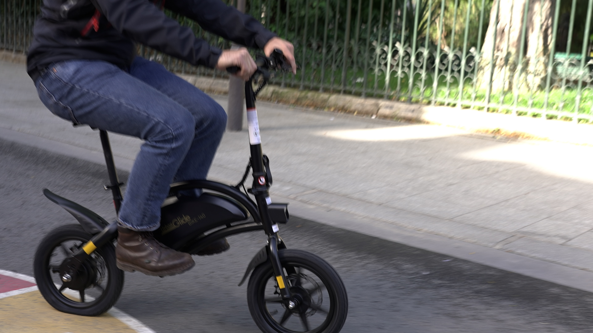 30 000 draisiennes ont été vendues l'année dernière en France, sans que cet engin ne soit homologué pour rouler sur les routes.