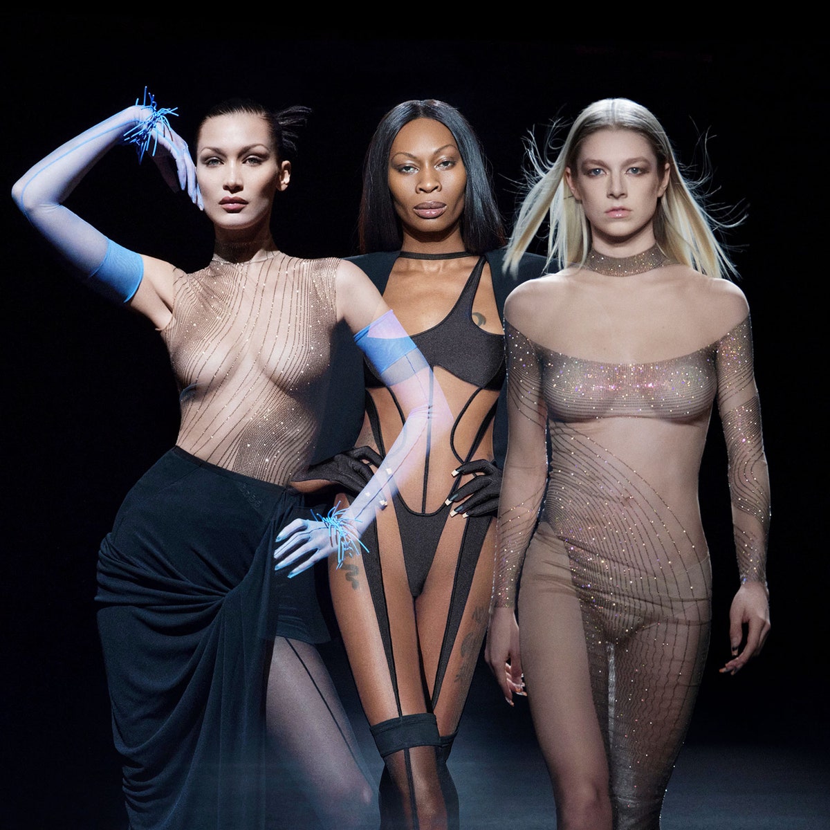 Dominique Jackson e Hunter Schafer in passerella con le top model di Mugler