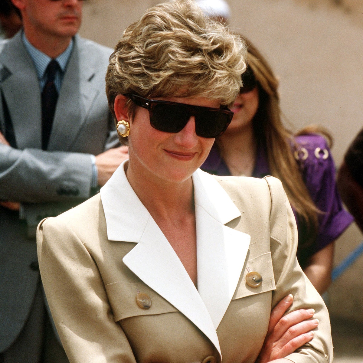 Nessuno indossava gli occhiali da sole meglio di Lady Diana