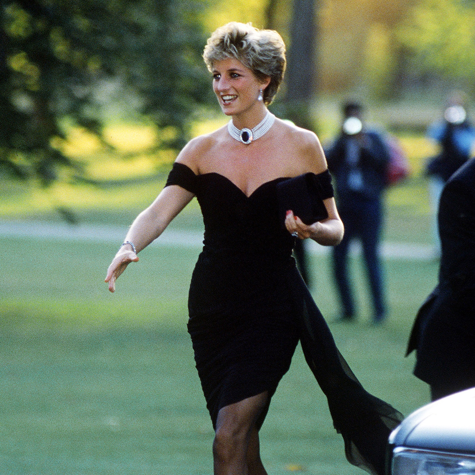 Storia del revenge dress di Lady Diana, la cui fedele replica per The Crown va ora all'asta