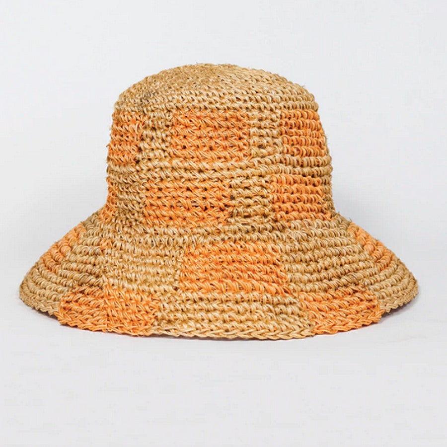 Apaya bucket hat in raffia. Compralo online