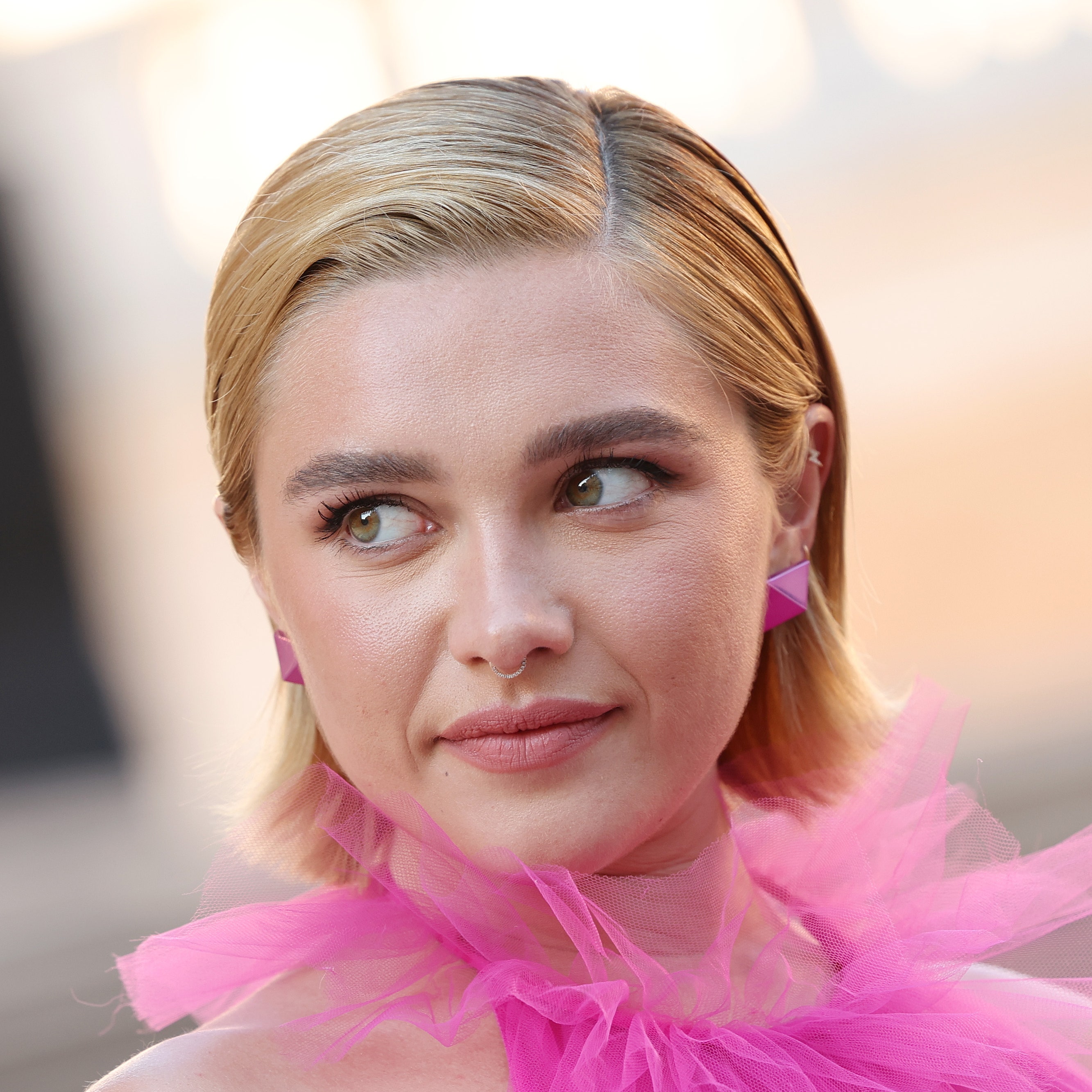 Florence Pugh contro i commenti sessisti: “Perché avete paura del mio seno?”