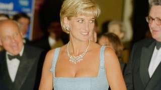 Lady Diana oltre il mito. Vezzi ed eccentricità inedite. E gli scatti più commoventi