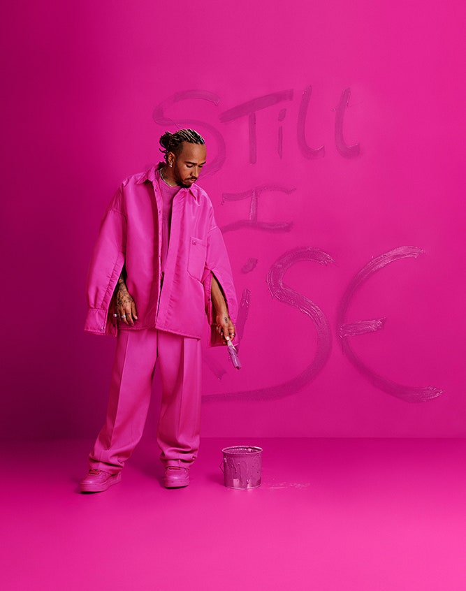 Lewis Hamilton testimonial DI.VAs della campagna Valentino Pink PP