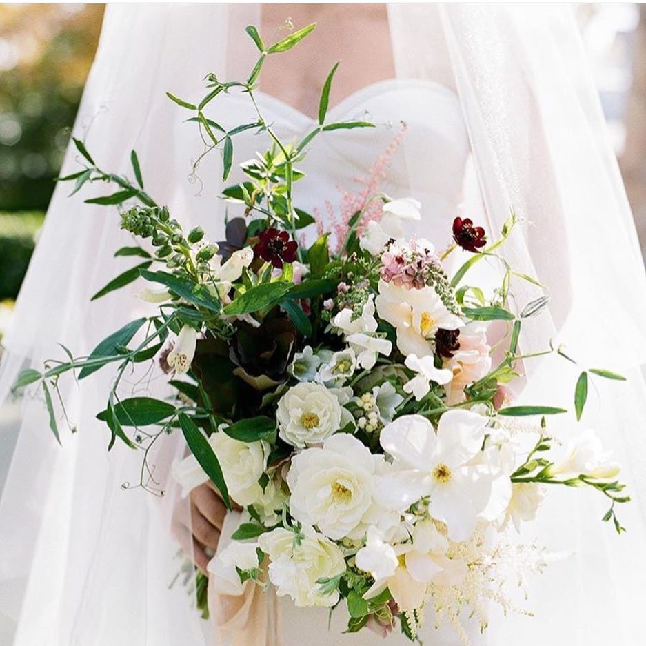 Bouquet sposa elegante, le 10 idee più di tendenza per l'inverno 2022