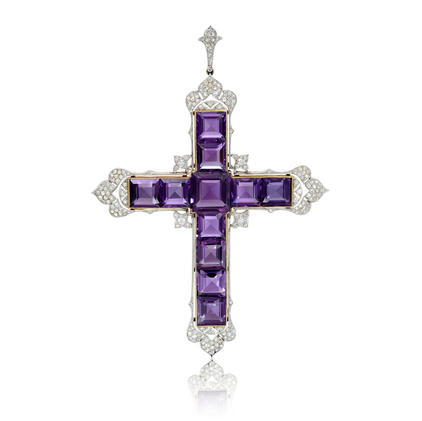 La Attallah Cross in oro argento ametiste e diamanti.