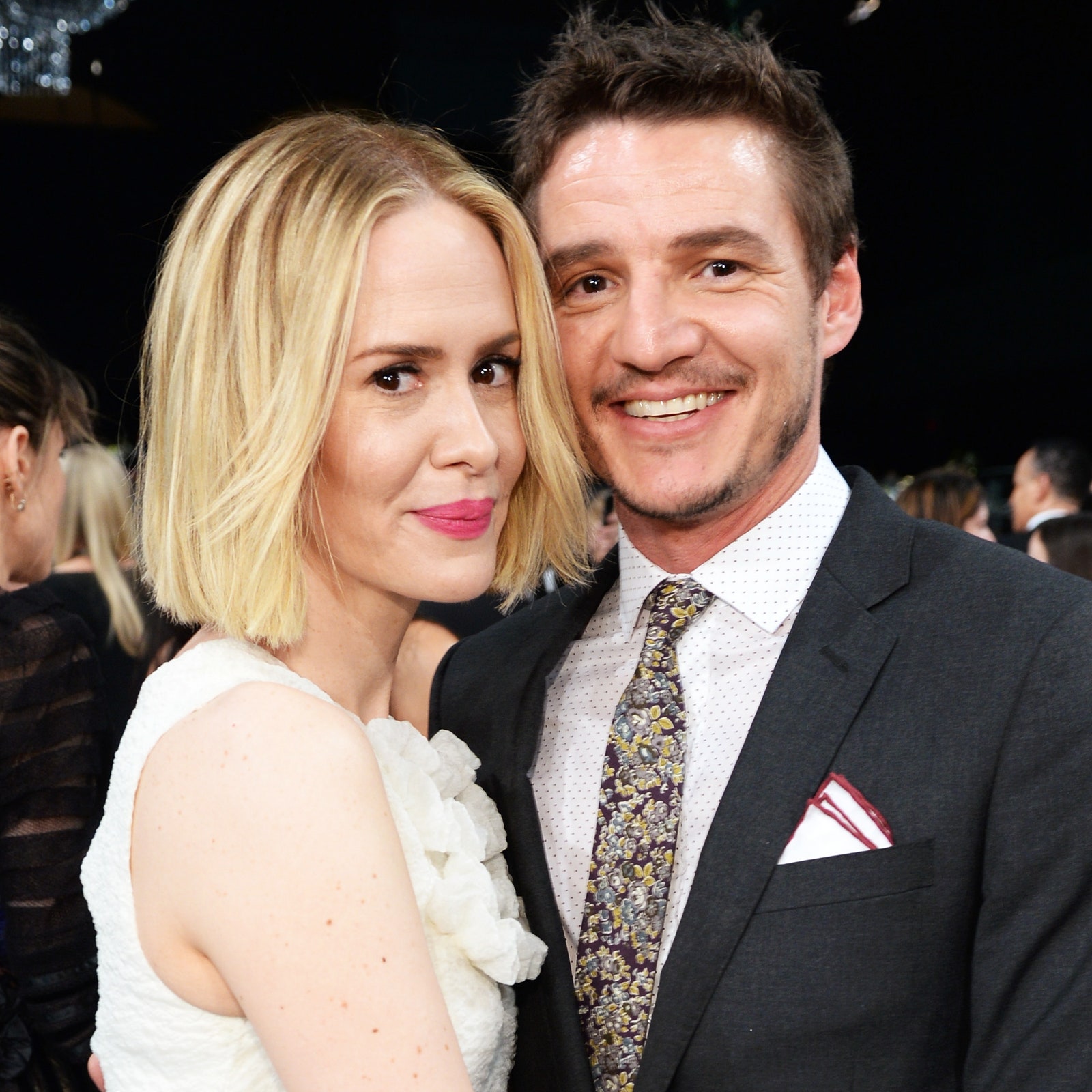 Pedro Pascal e Sarah Paulson: la storia di una bellissima amicizia che ha almeno due cose da insegnarci