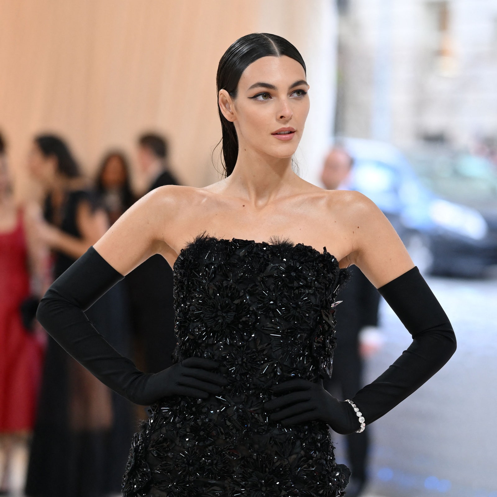 I guanti neri del look di Vittoria Ceretti al Met Gala 2023 sono legati ai suoi ricordi più belli con Karl Lagerfeld