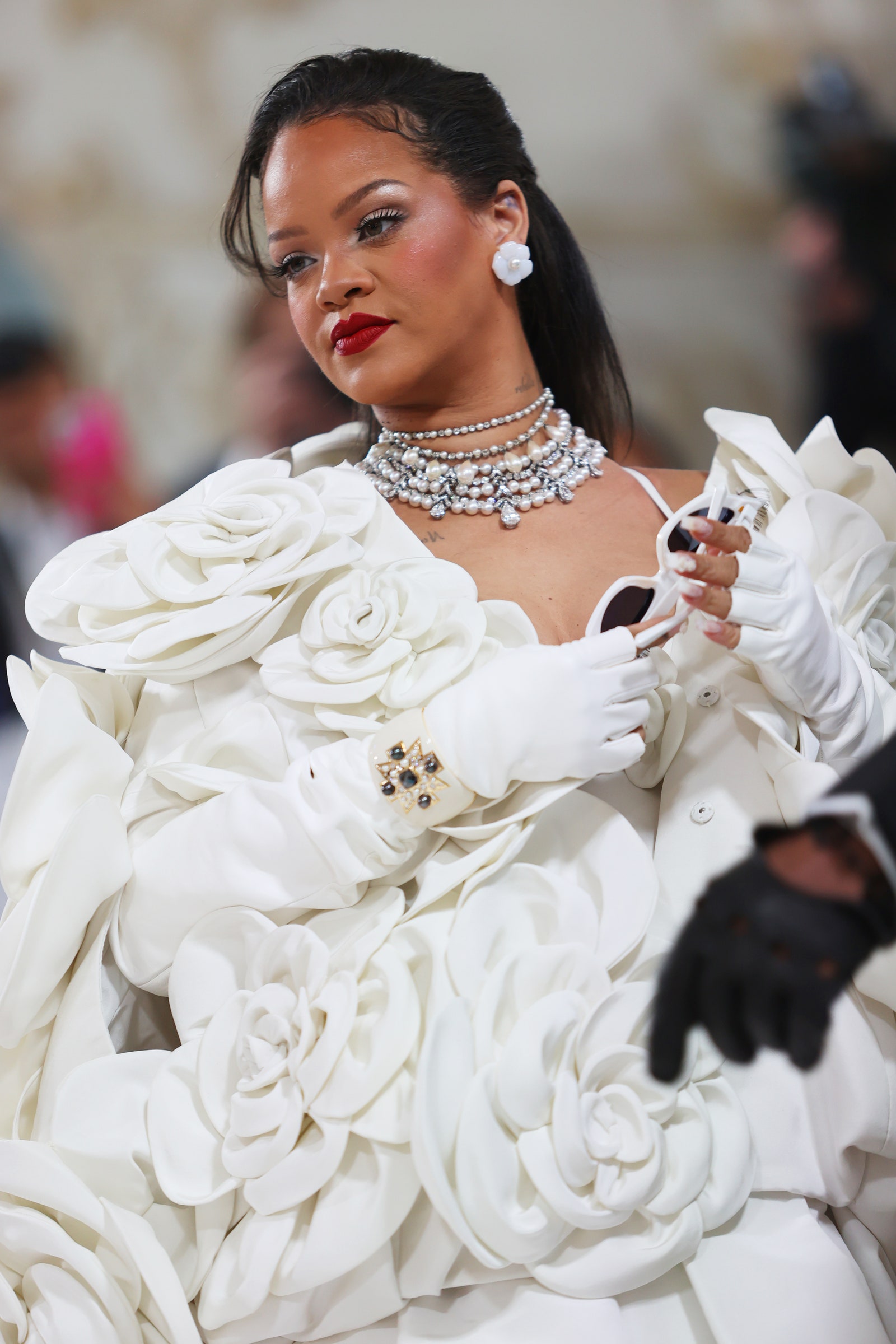 Rihanna in Valentino al Met Gala 2023