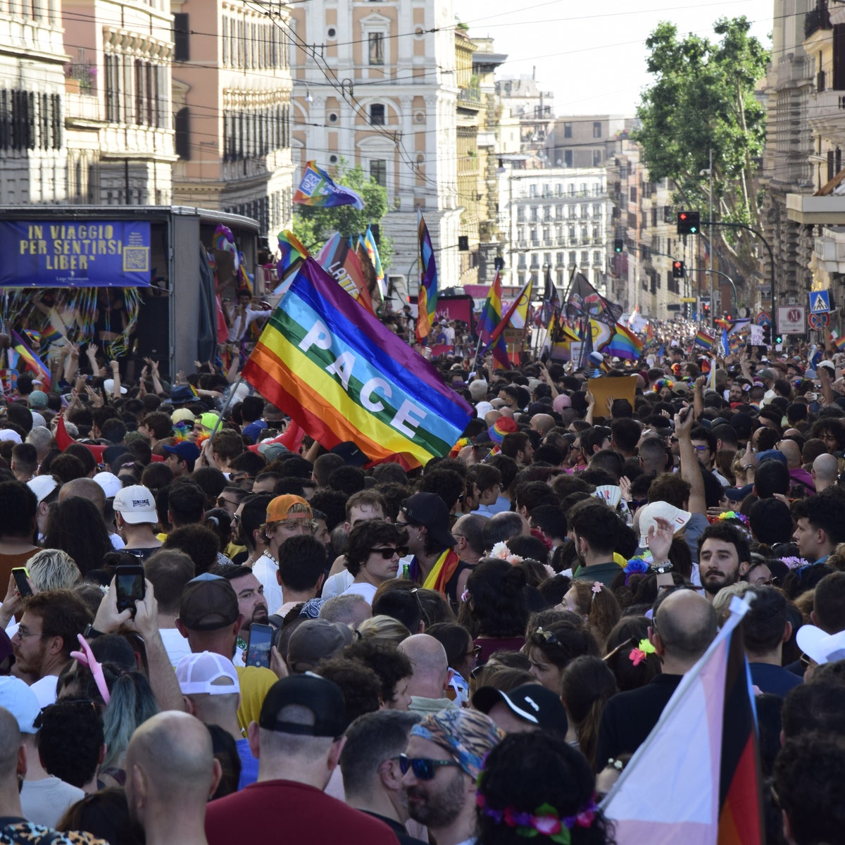 Resistere per esistere: questo significa Queeresistenza. Il nostro reportage dal Roma Pride 2023