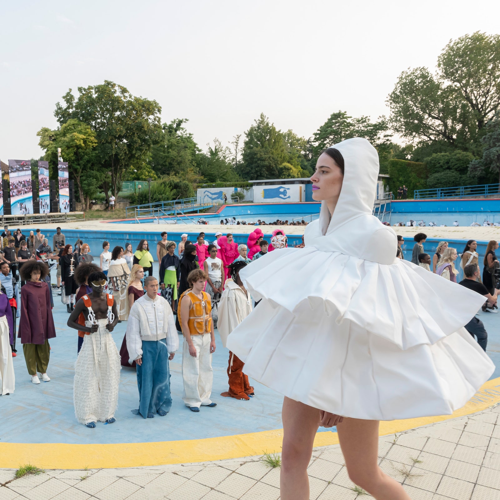 NABA Fashion Show 2023, i migliori look sulla passerella dell'ex piscina Argelati di Milano