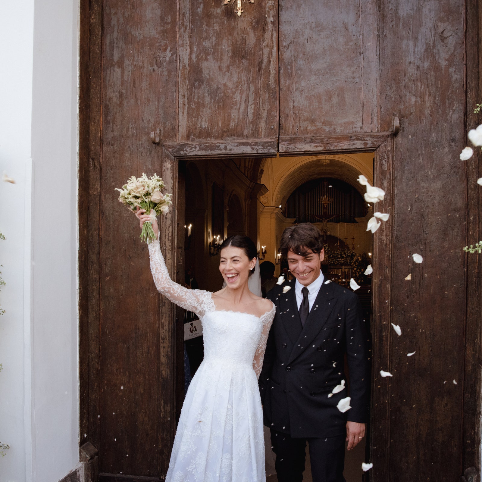 Matrimonio Alessandra Mastronardi a Capri. L'attrice, elegantissima con abito da sposa Giorgio Armani Privé, racconta il suo Grande Giorno a Vogue Italia