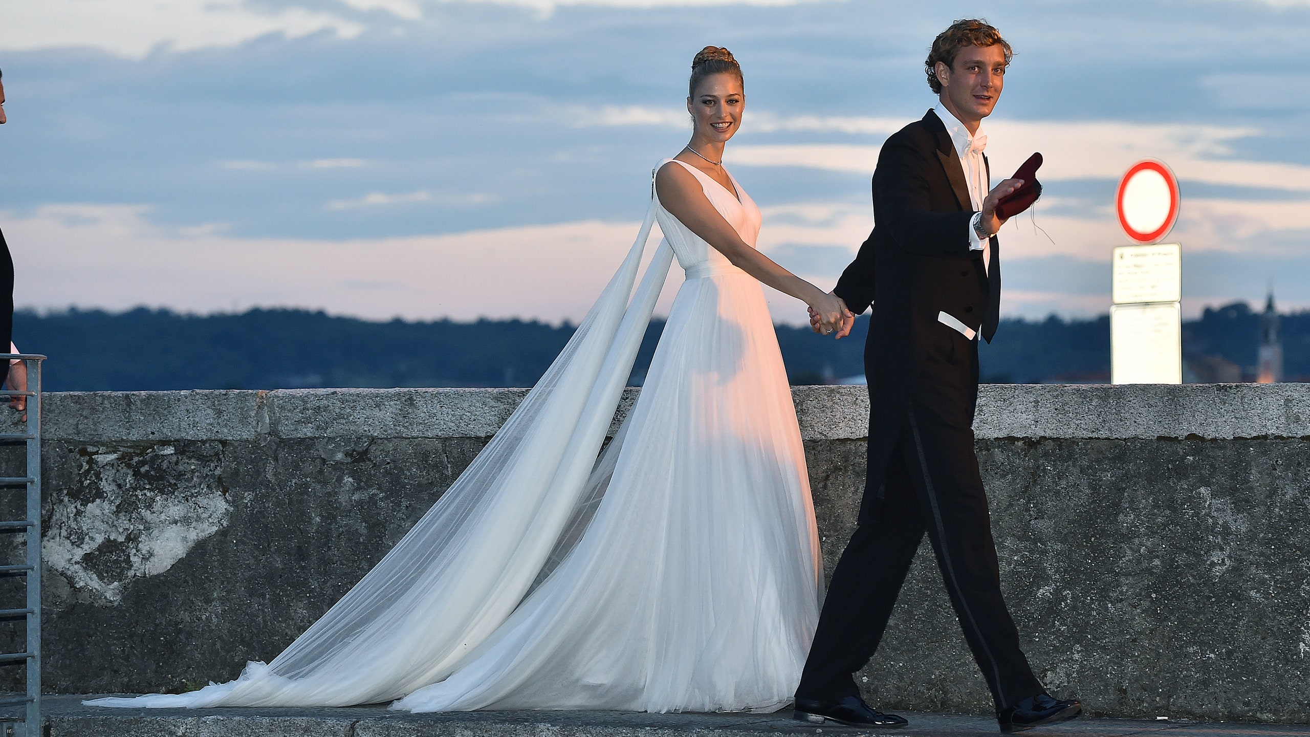 Beatrice Borromeo con l'abito da sposa Armani Priv