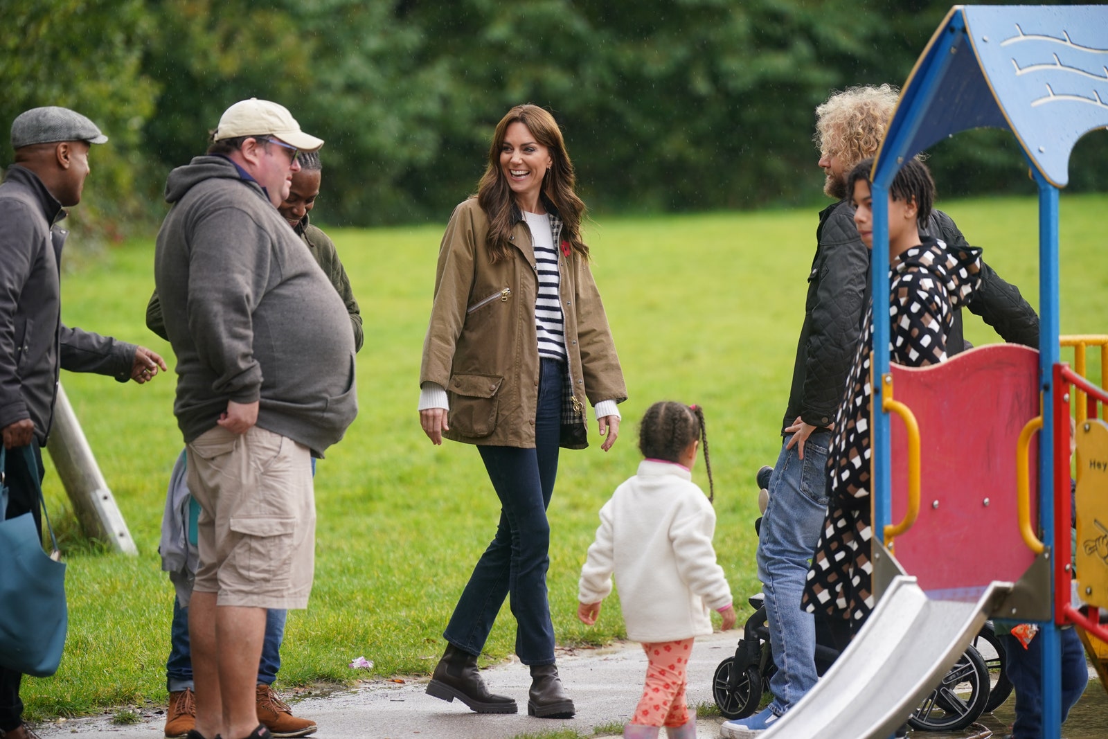 Kate Middleton nel parco durante la visita ai Dadvengers una community per papà e bambini ad Arnos Grove a nord di...