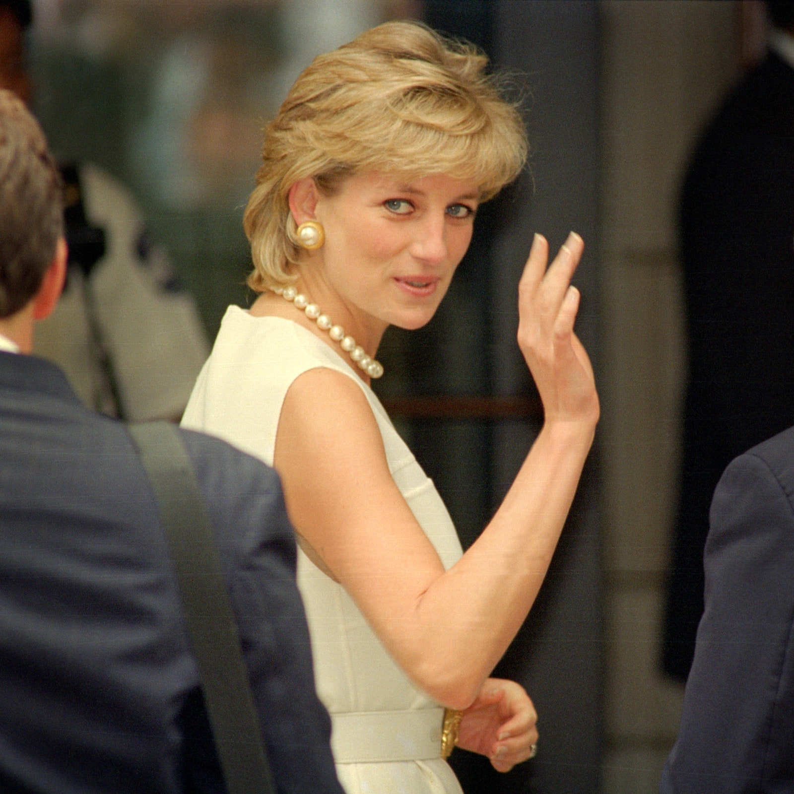 Il segreto per una French Manicure (con unghie corte) come quella di Lady Diana per un effetto super chic, mai pacchiano