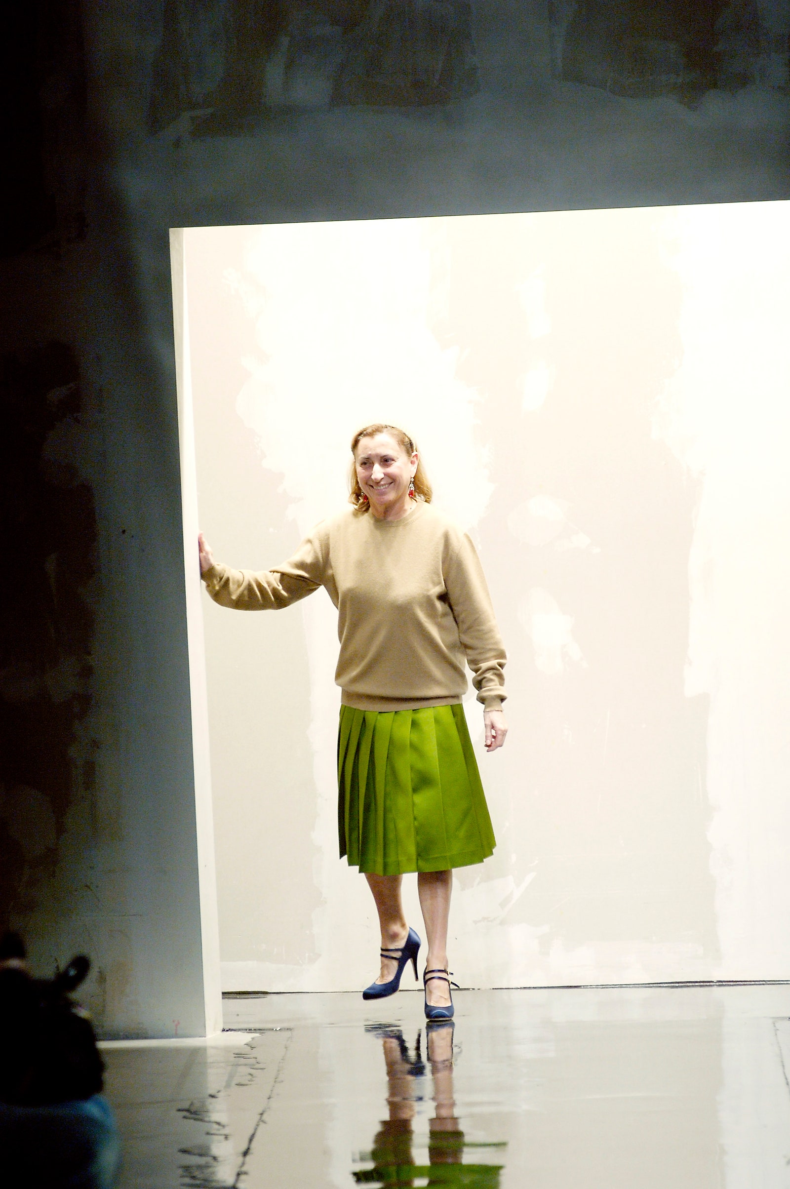 Miuccia Prada al termine della sfilata Prada autunno inverno 2007 2008