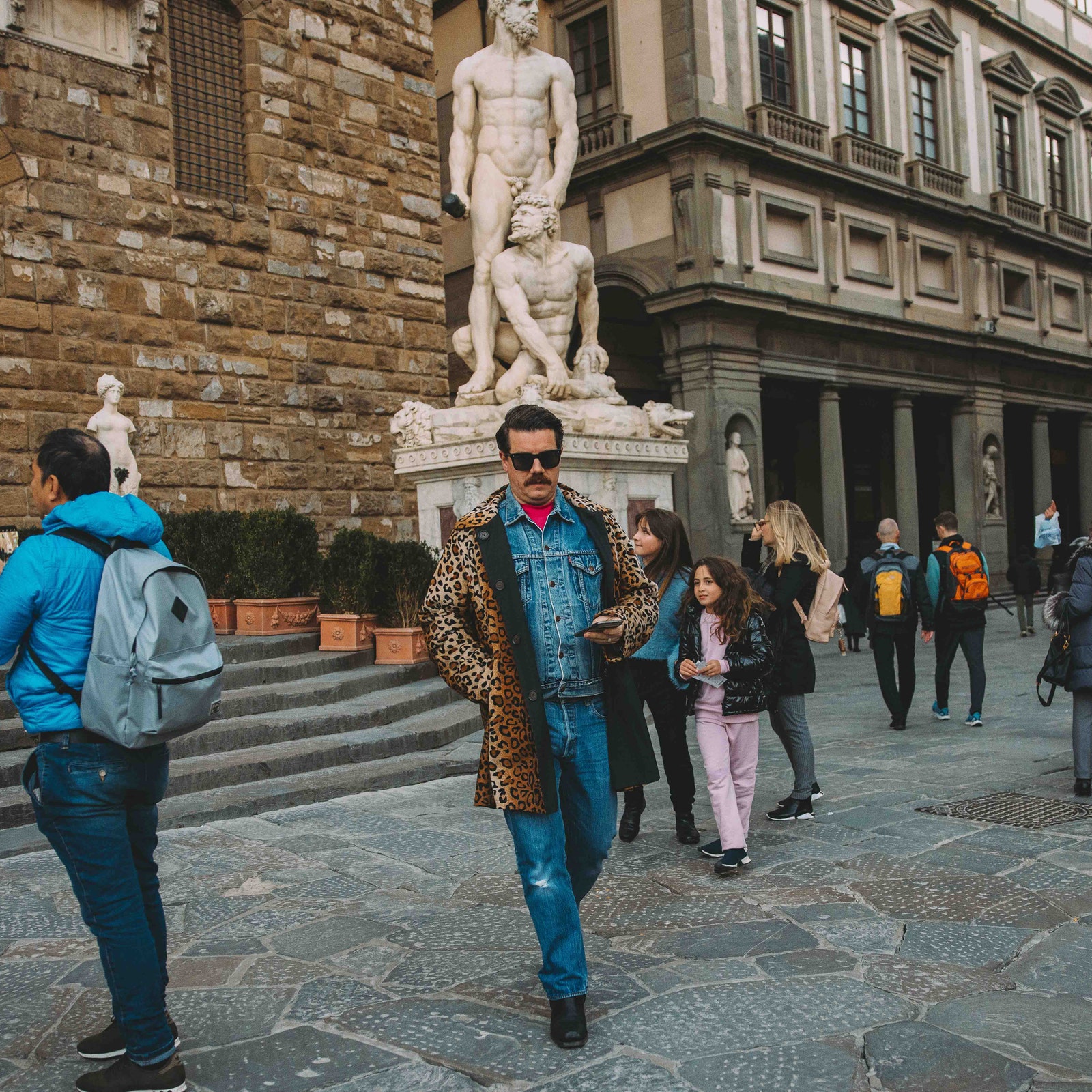 Street style: i migliori look avvistati a Pitti Uomo autunno inverno 2024 2025, dove vince il cappello