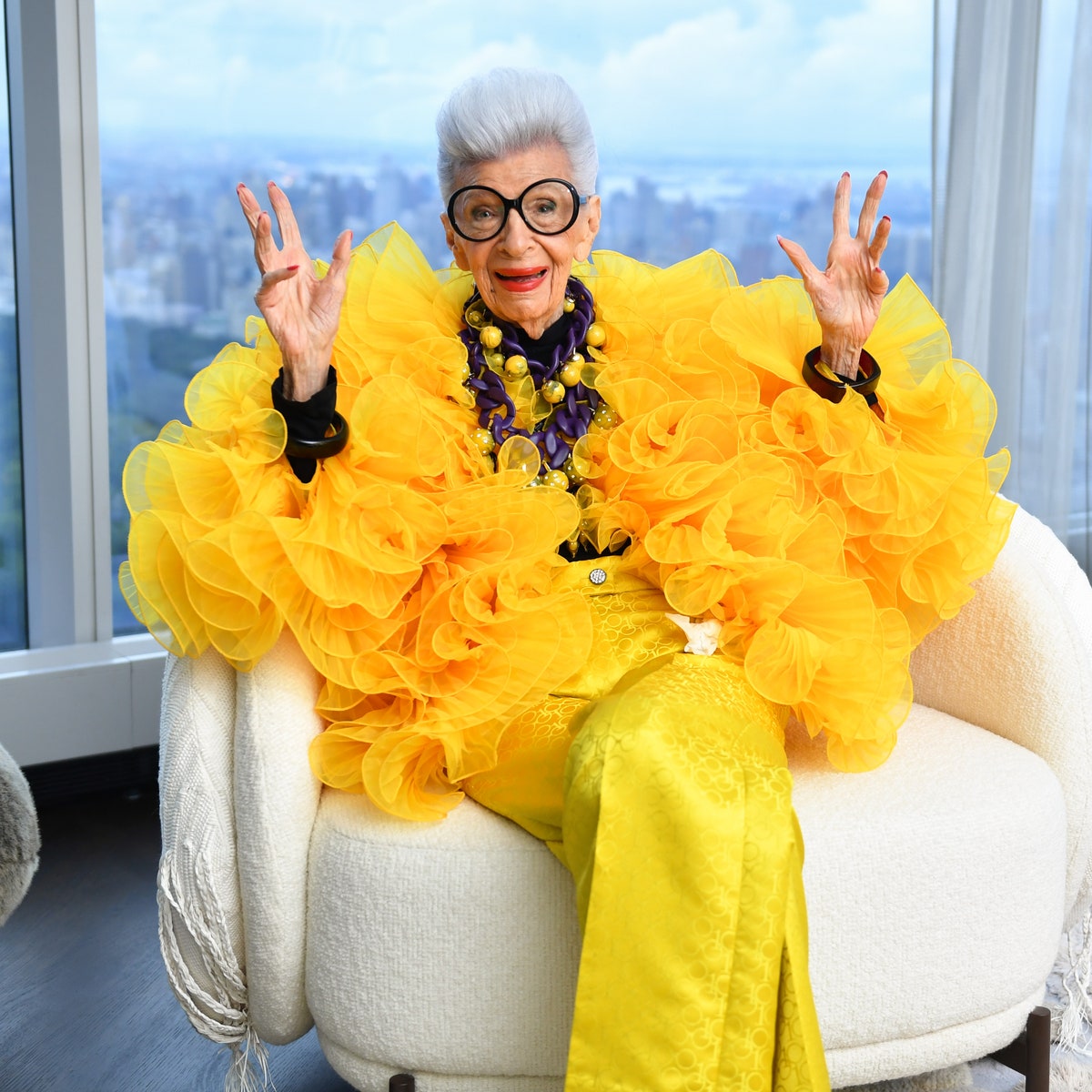 Iris Apfel, icona di stile (e di vita) è morta a 102 anni