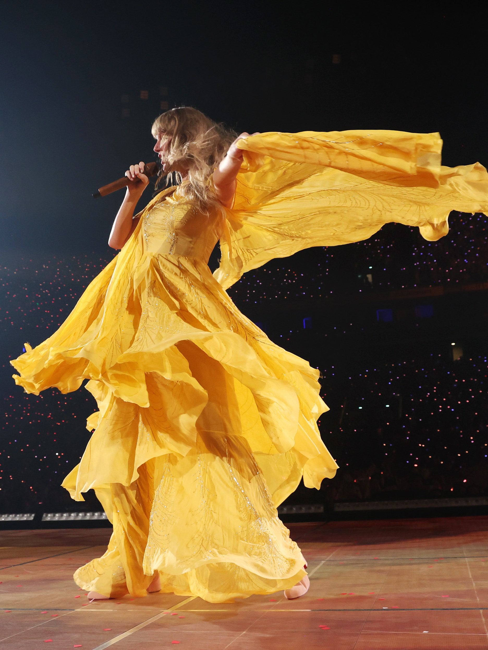 The Eras Tour di Taylor Swift i look più indimenticabili