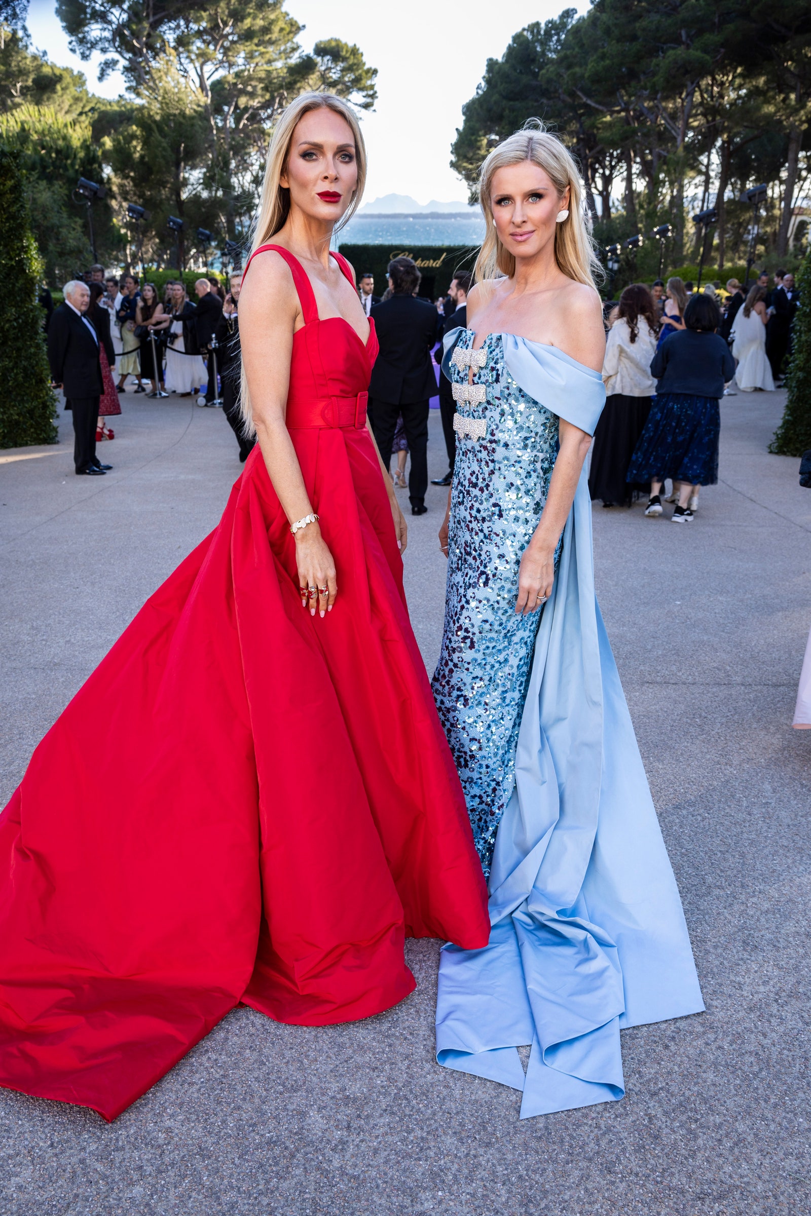 Rebecca Vallance e NickyHilton