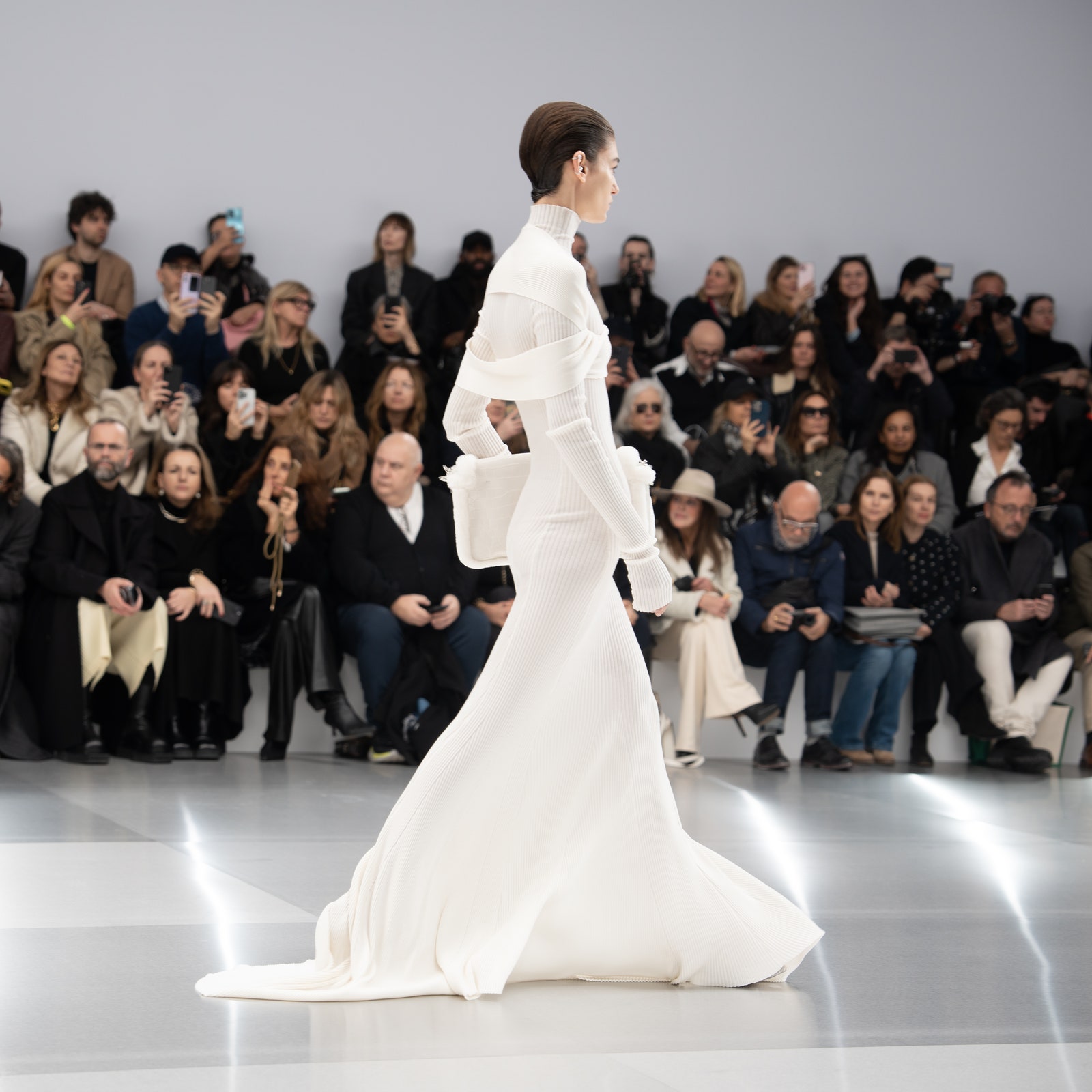 Tutto sul calendario (anticipato) della Paris Haute Couture autunno inverno 2024