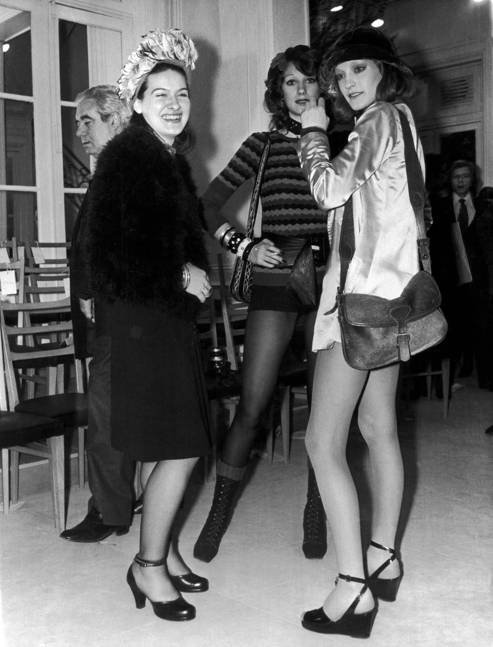 Paloma Picasso Marisa Berenson e Loulou De La Falaise allo show di Yves Saint Laurent nel 1971