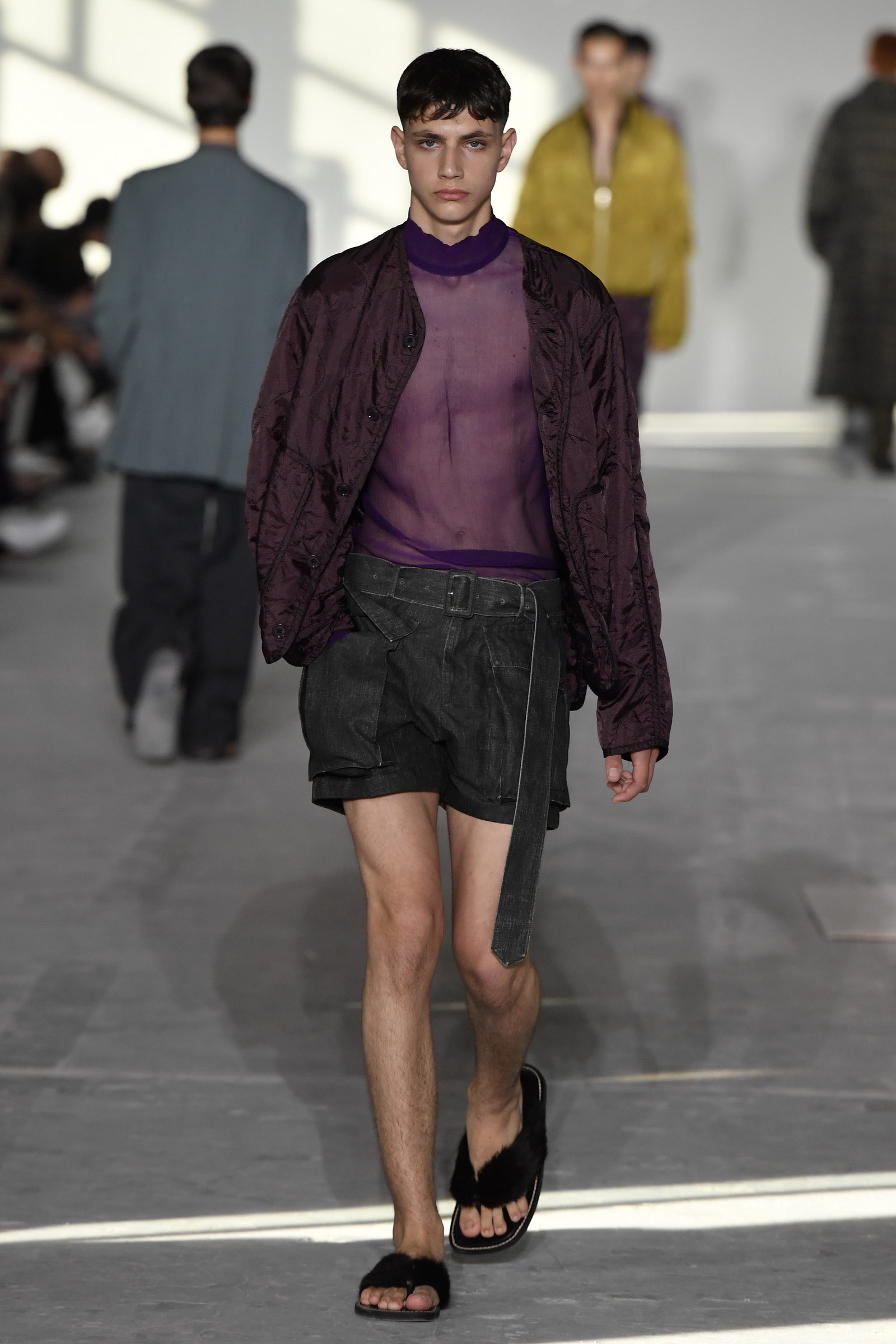 Un look della collezione Dries Van Noten PrimaveraEstate 2024