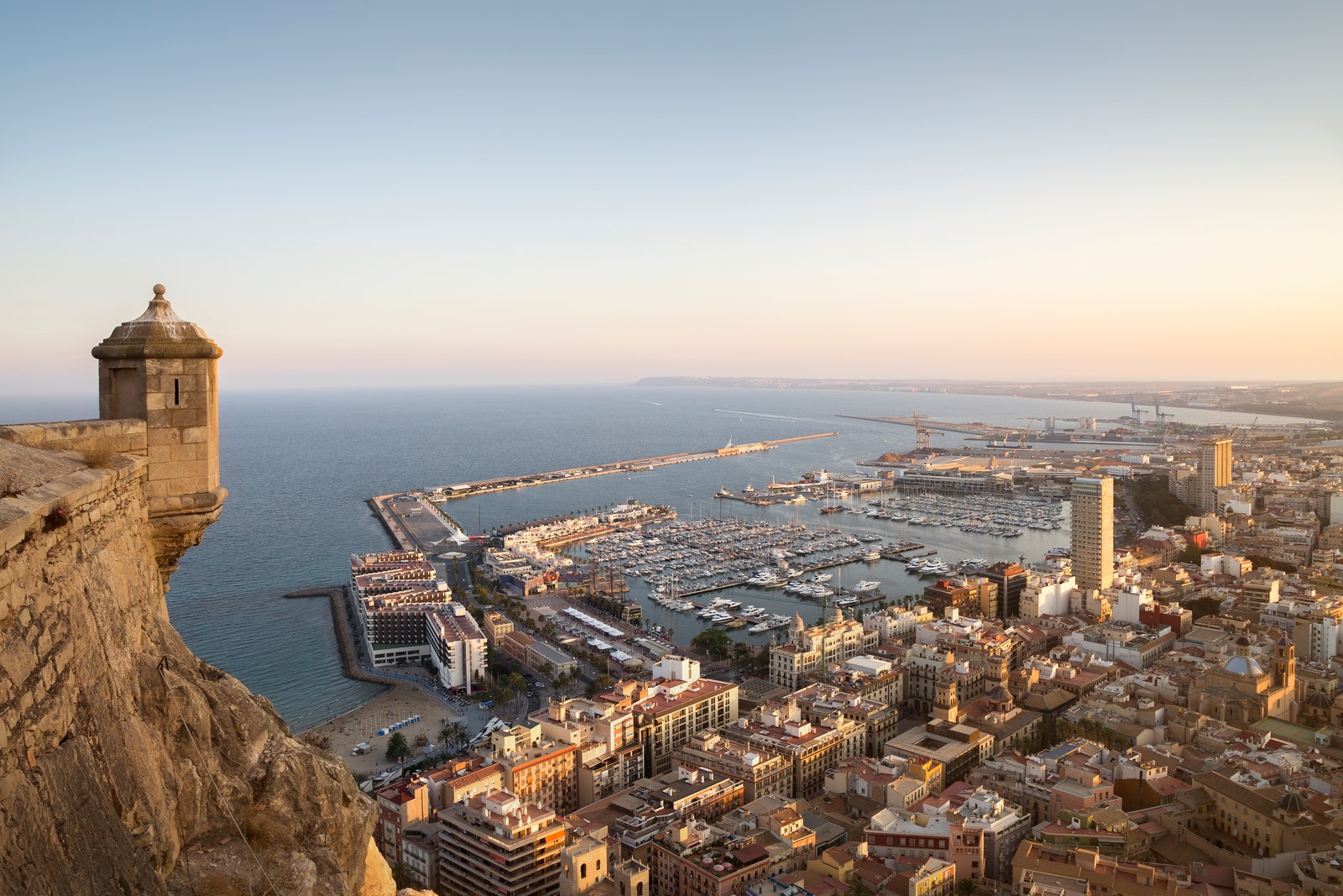 Vista sulla marina di Alicante