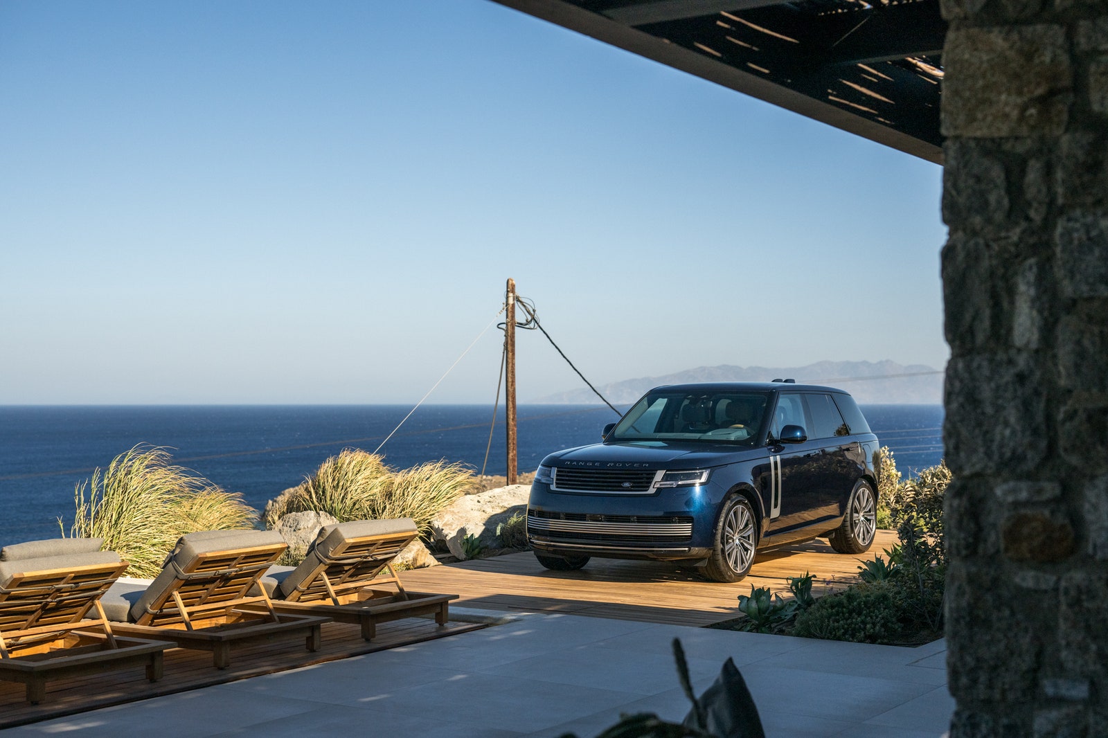 Celestial Collection Range Rover apre la house a Mykonos