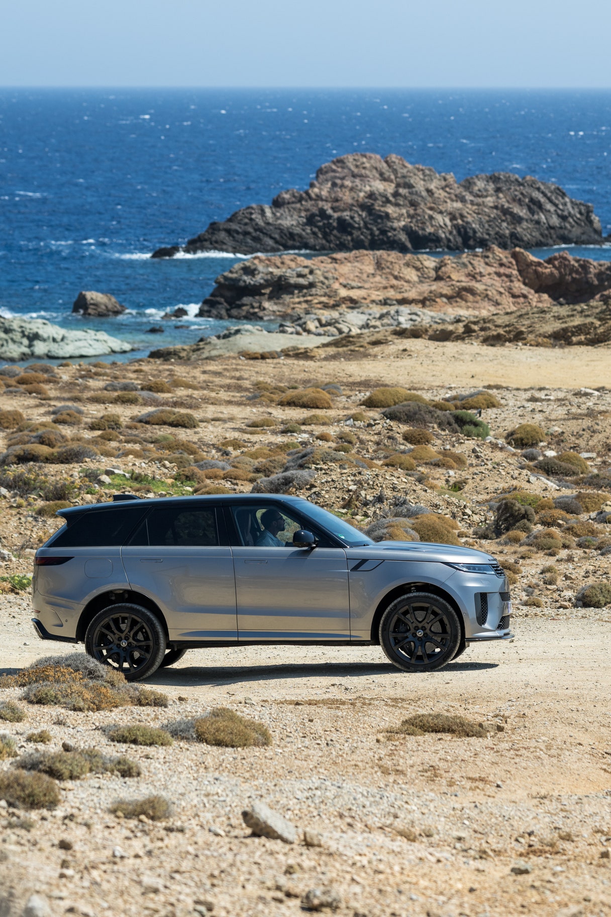 Celestial Collection Range Rover apre la house a Mykonos