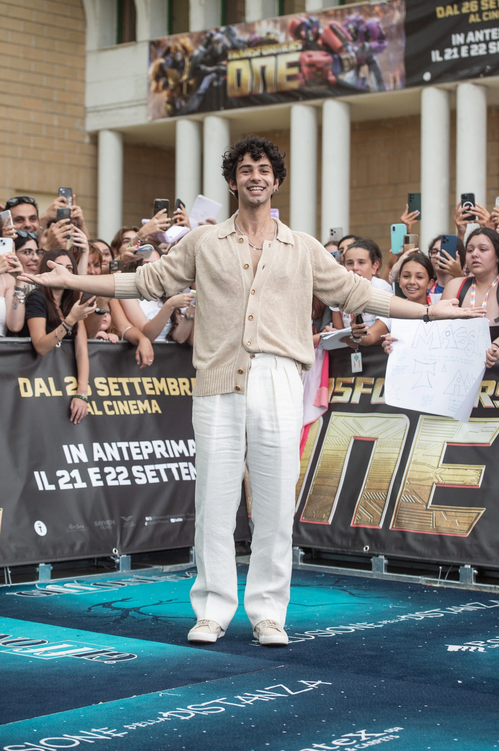 Massimiliano Caiazzo alla cinquantaquattresima edizione del Giffoni Film Festival 2024 con il suo Giffoni Award