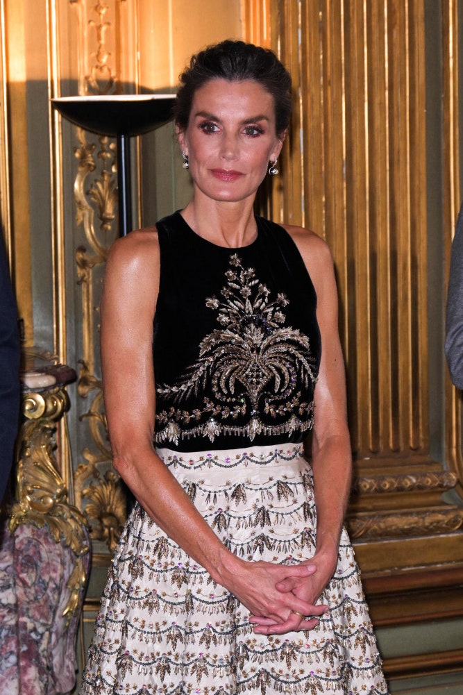 La reina Letizia con un vestido de Dior en el preludio de los Juegos Olímpicos de París 2024