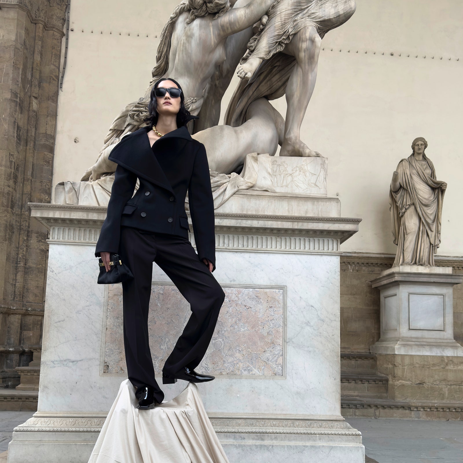 Tornare a casa per riscoprirla. Ferragamo l'ha fatto, ambientando a Firenze la sua nuova campagna scattata da Juergen Teller