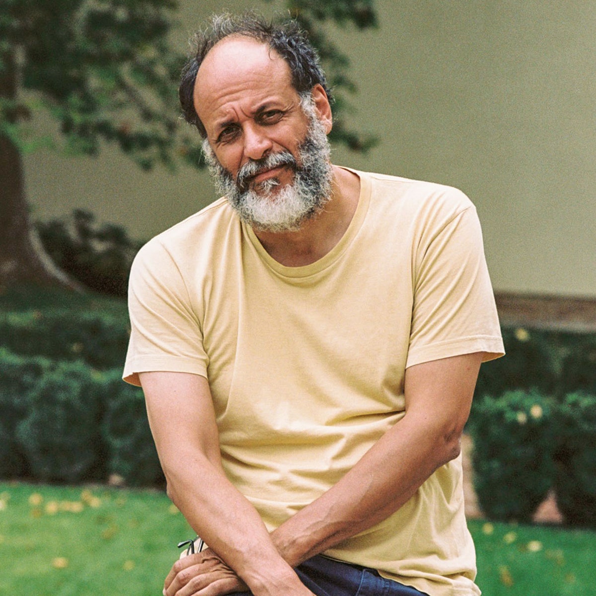 Luca Guadagnino racconta a Vogue Italia il suo Homo Faber a Venezia (e un nuovo film). «La mia è quasi una risposta politica: i talenti vanno sostenuti e spinti»