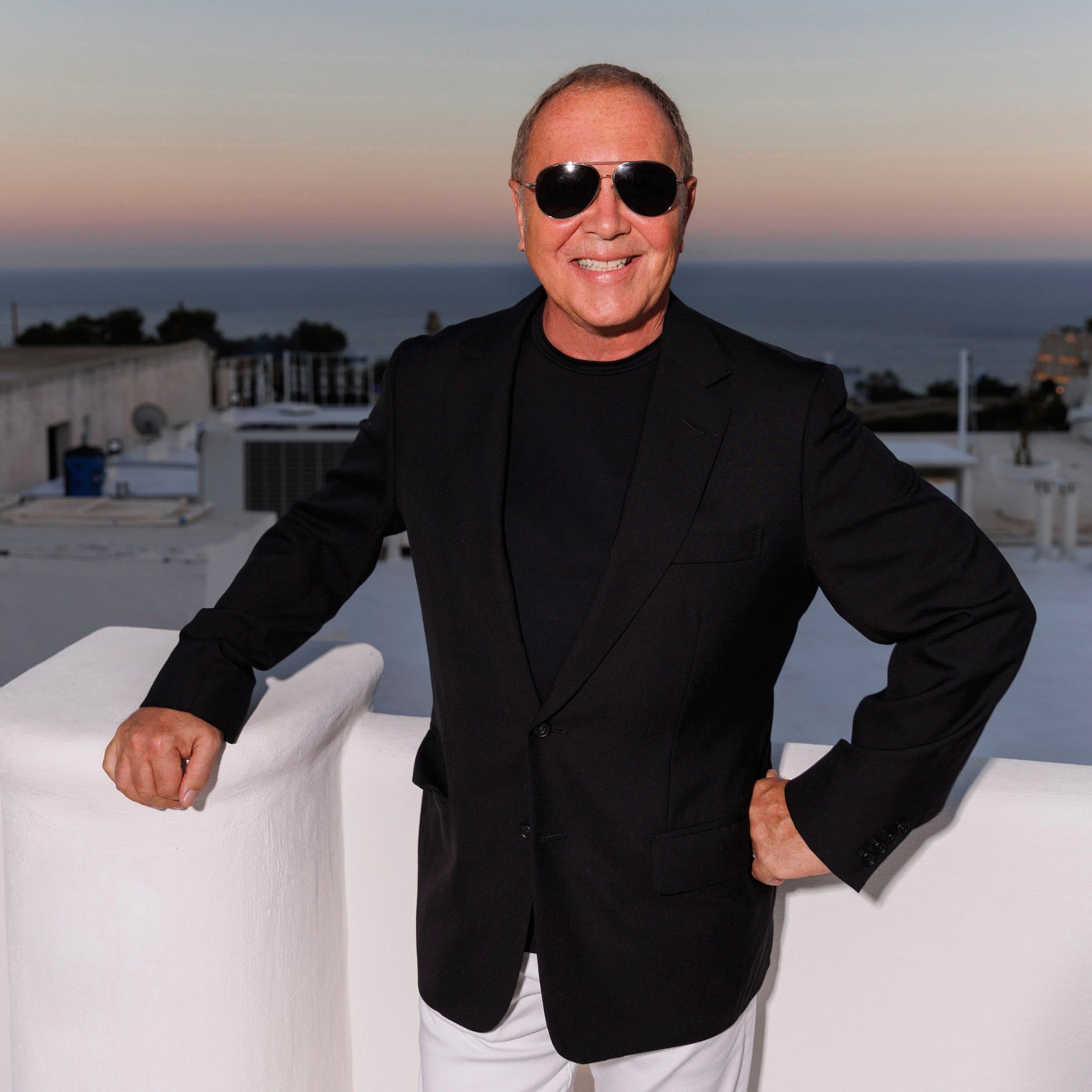 Michael Kors festeggia 65 anni e continua a realizzare il sogno americano