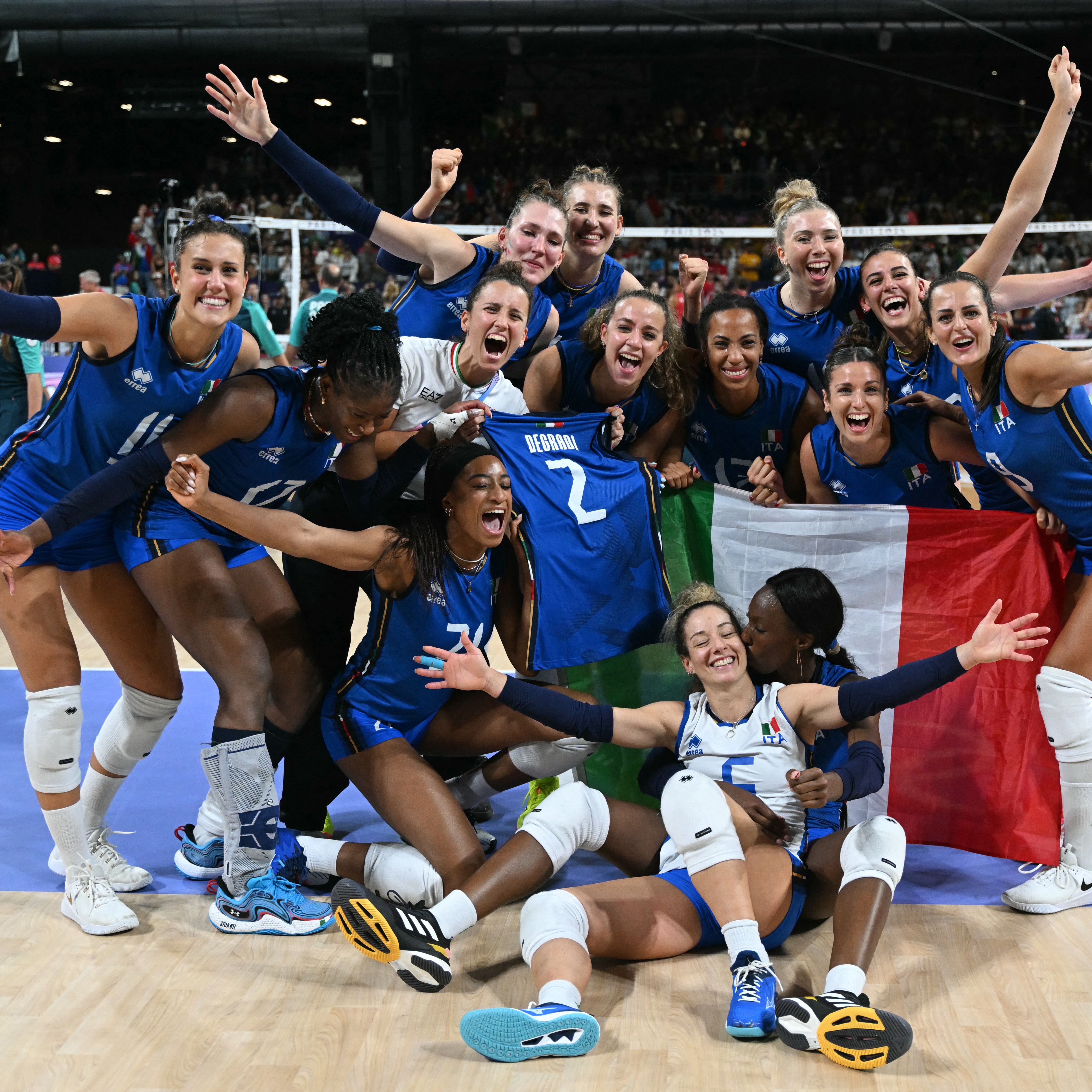 Nazionale italiana di pallavolo femminile, è trionfo in finale alle Olimpiadi 2024: le giocatrici sono nella storia