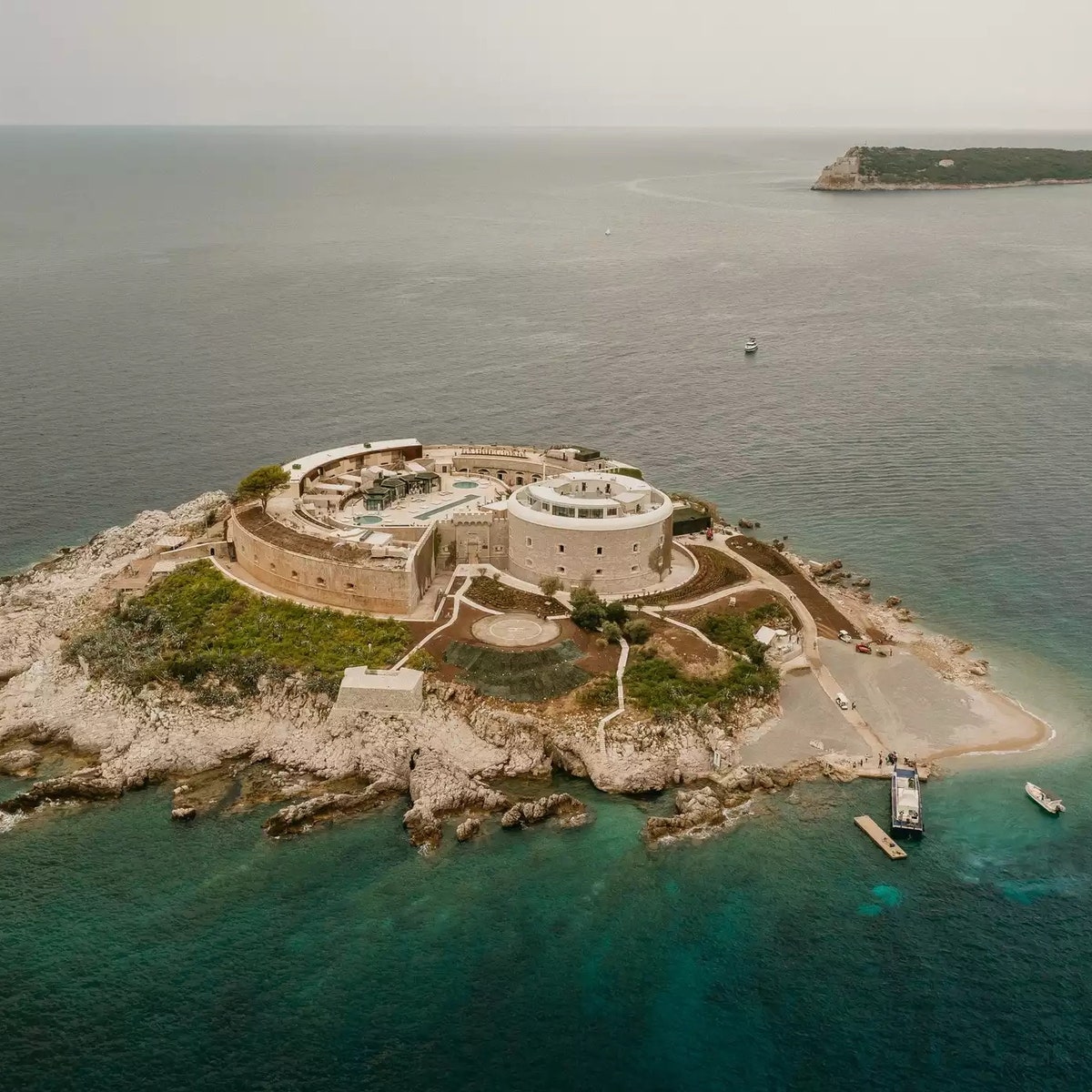 Quest’isola è un albergo. Dormire a Mamula Island, in un’ex fortezza in Montenegro