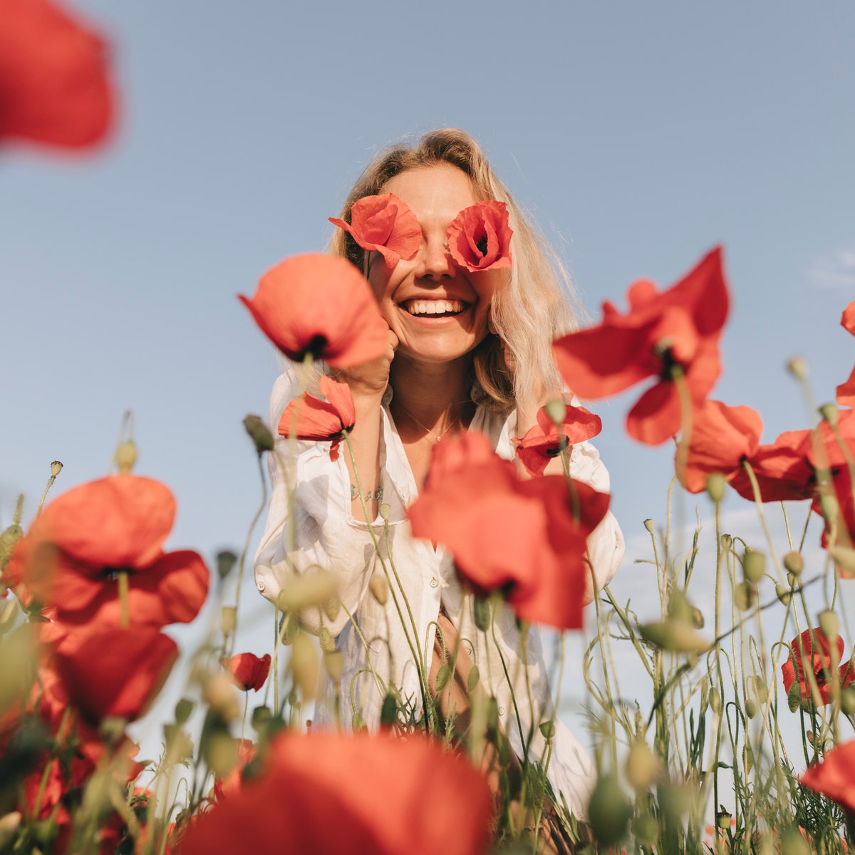 La Vie Est Belle di Lancôme ora sa di violetta e sarà il profumo della felicità nell'autunno 2024