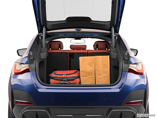 2025 BMW i4 | Trunk props